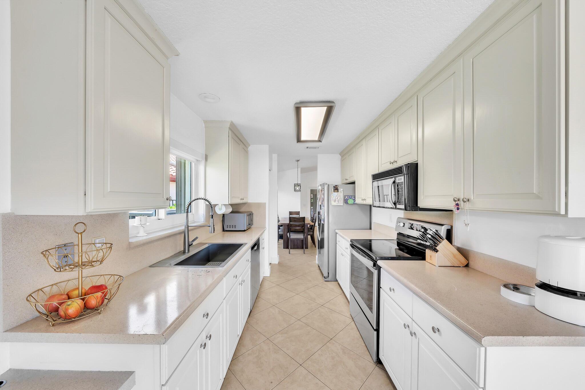 Homes for sale in Boca Raton, FL | 10255 Sunset Bend Dr, Boca Raton, FL 33428 | MLS# R11117117