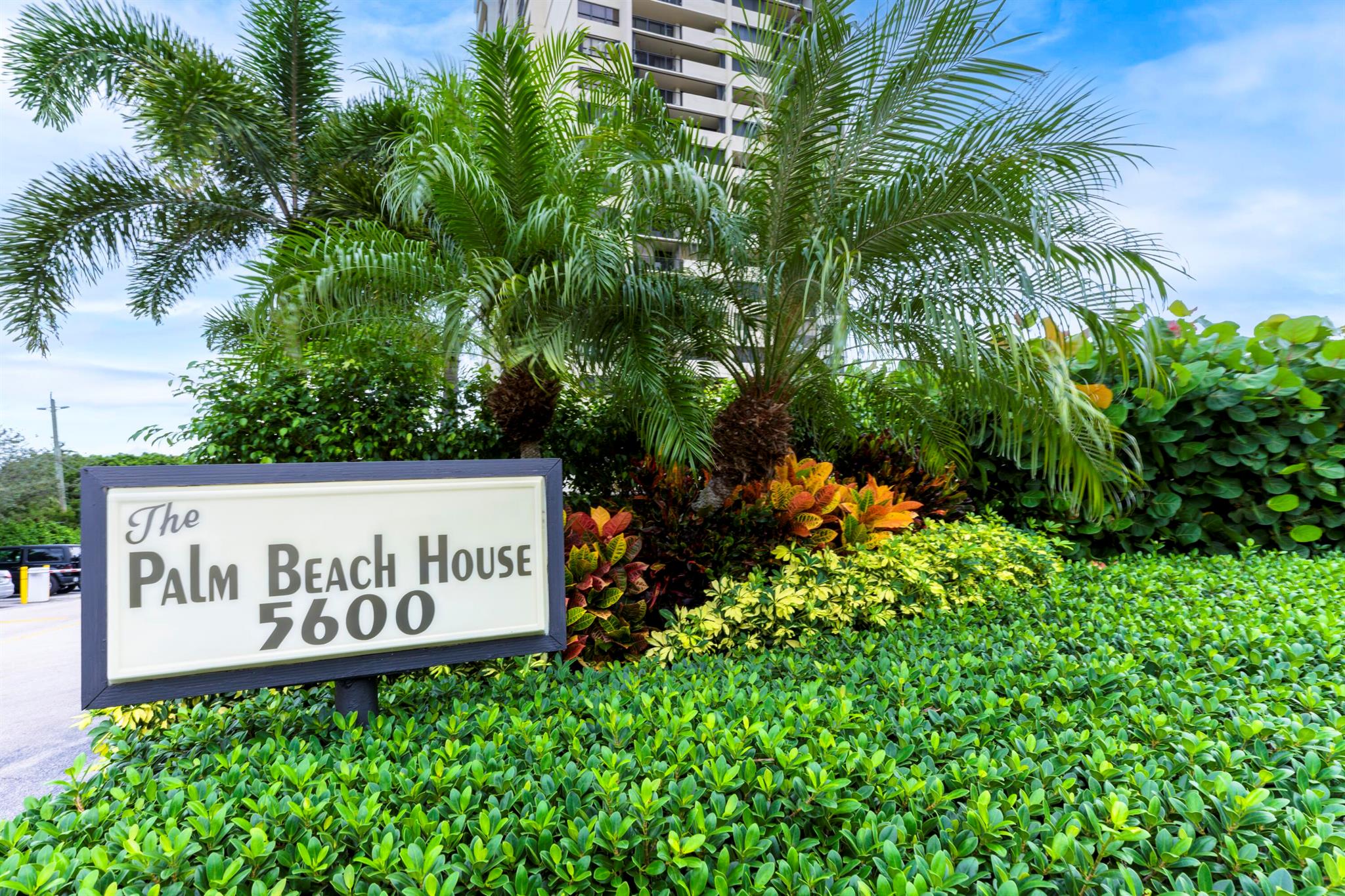 Palm Beach House Condo