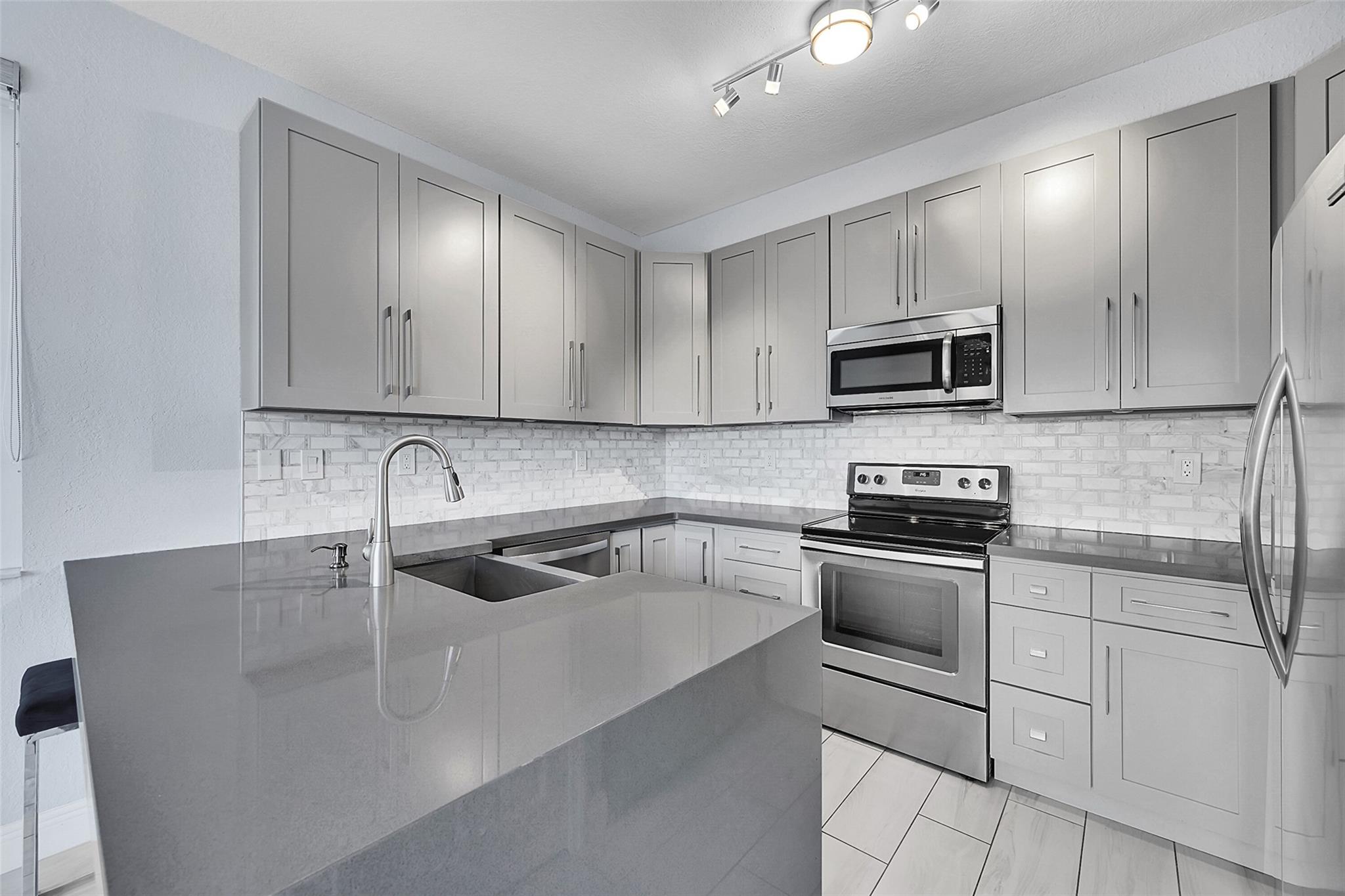 Courtyards At Jacaranda