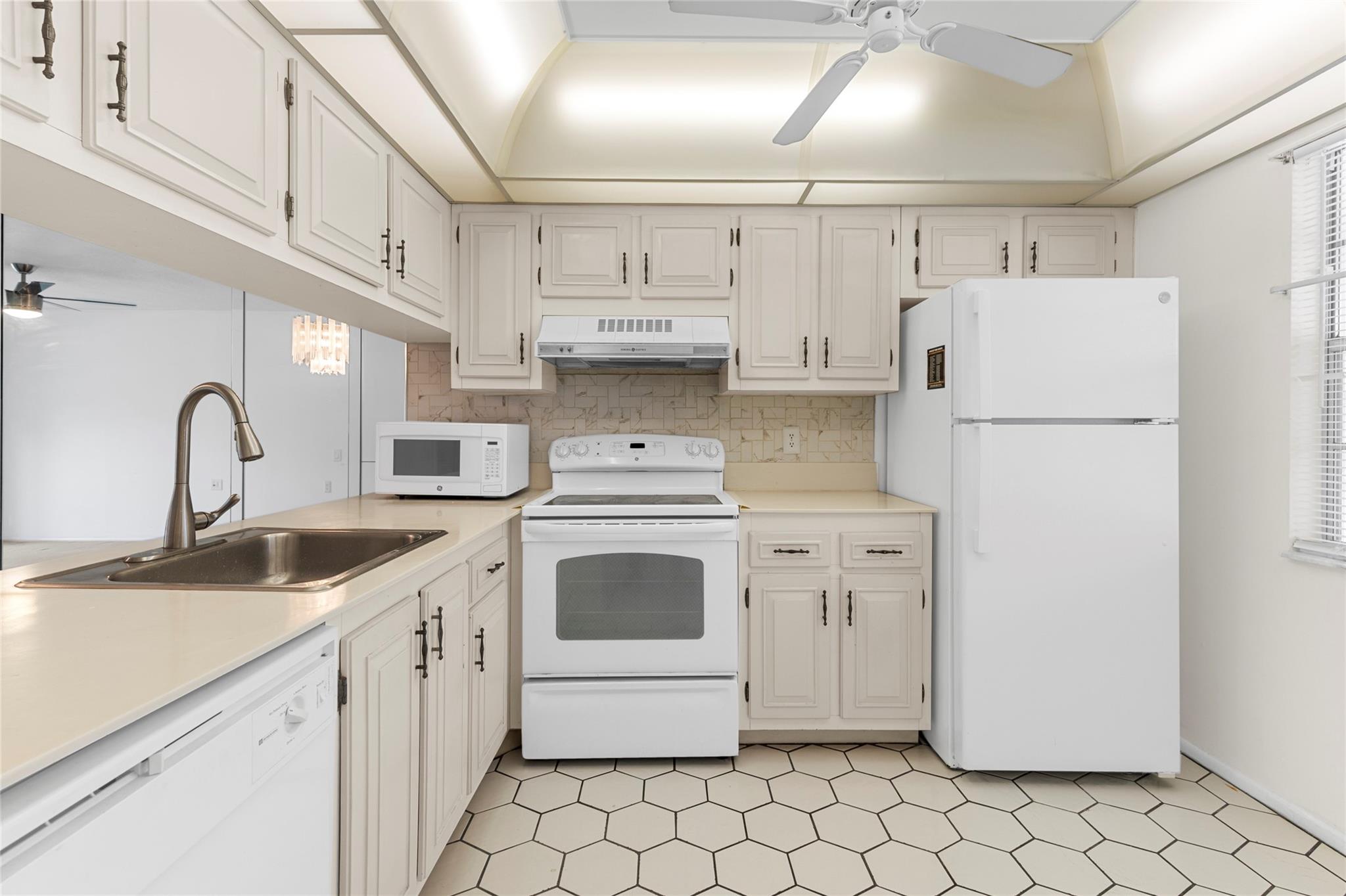 Homes for sale in Coconut Creek, FL | 2701 Nassau Bnd #D2, Coconut Creek, FL 33066 | MLS# F10521349