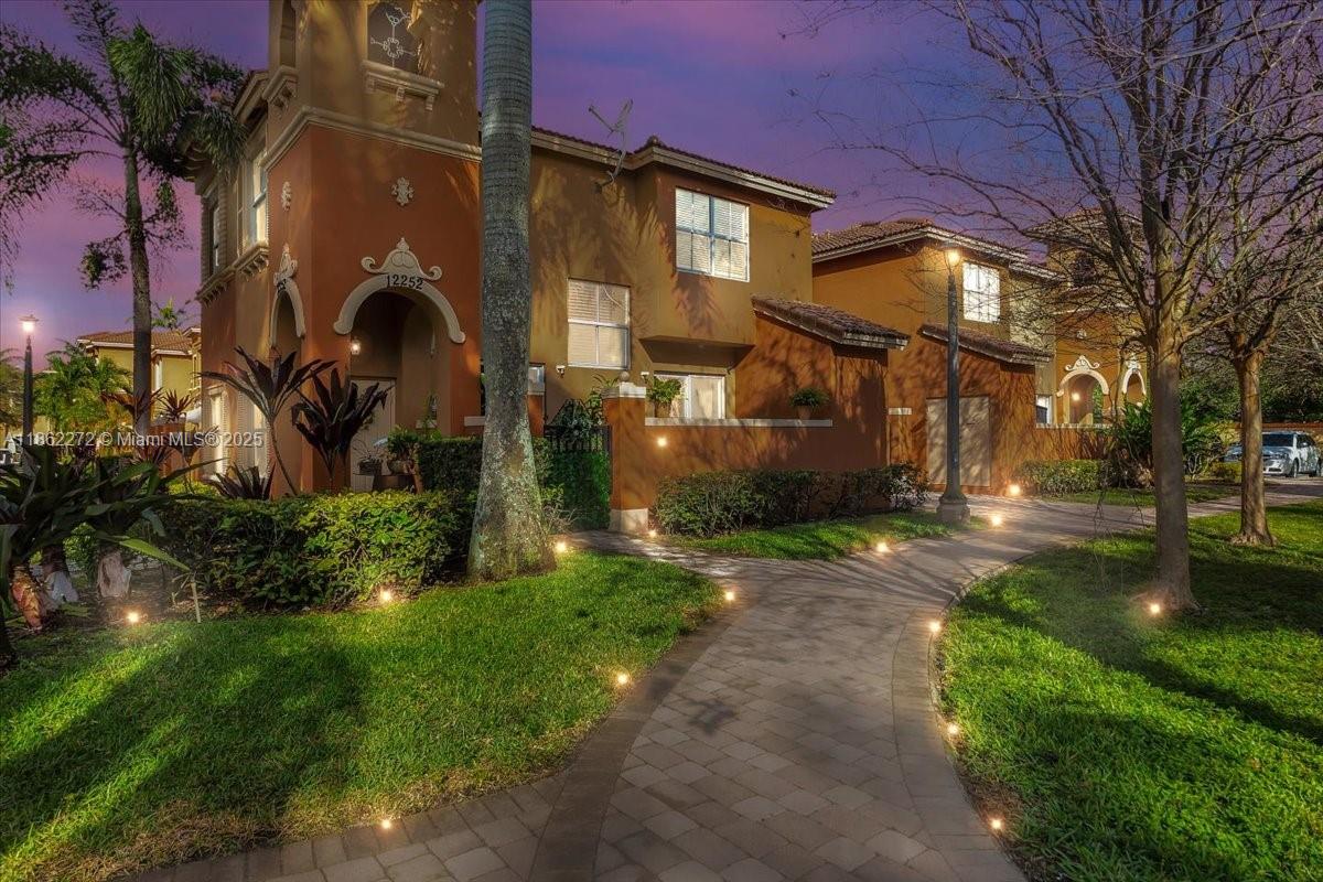 Martinique No 1 Condo