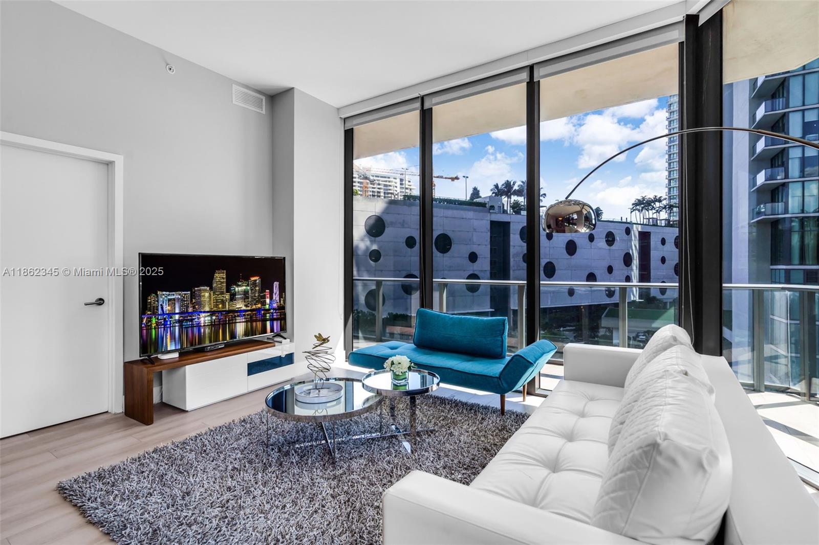 Condo for Sale in Miami, FL