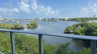 Apartamento para Alugar em North Miami Beach, FL