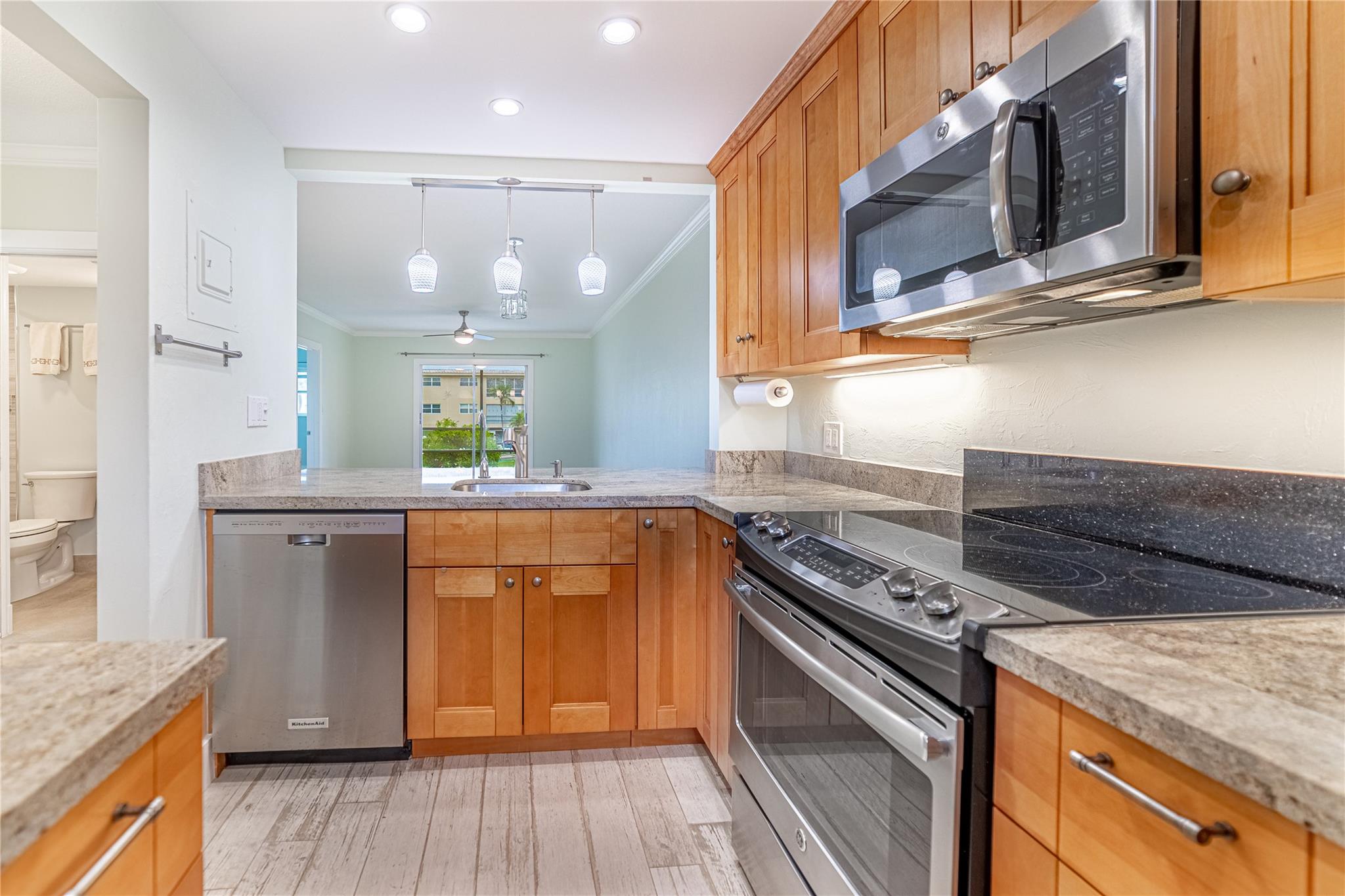 Homes for sale in Lighthouse Point, FL | 1951 Ne 39th St #256, Lighthouse Point, FL 33064 | MLS# F10521404