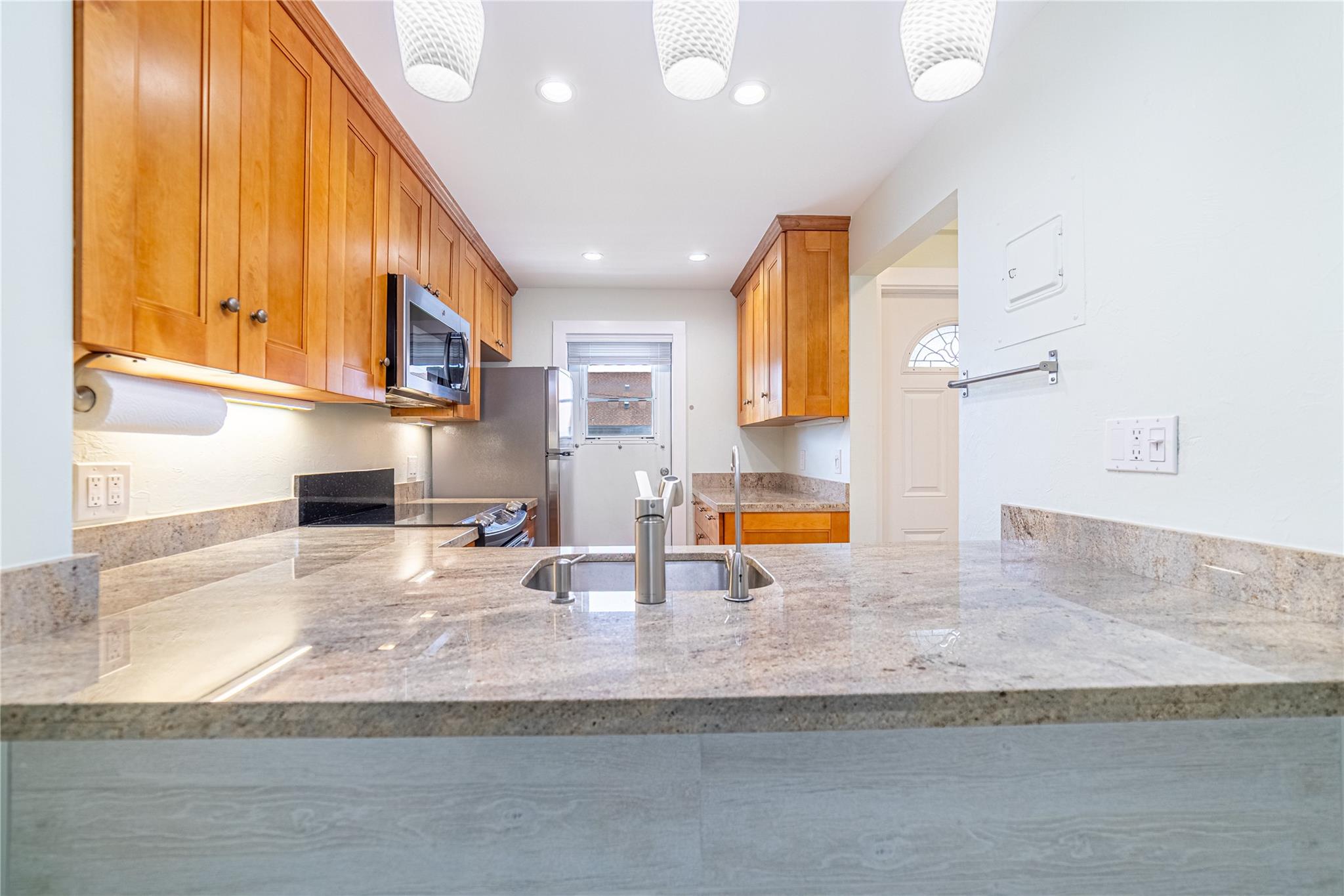 Homes for sale in Lighthouse Point, FL | 1951 Ne 39Th St #256, Lighthouse Point, FL 33064 | MLS# F10521404