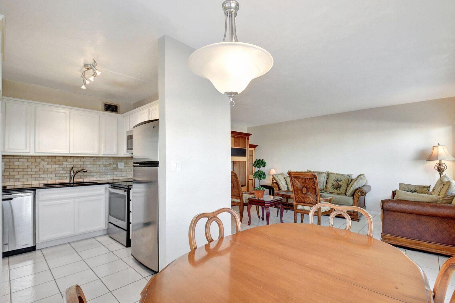 Lakeside Point Apt 8 Cond