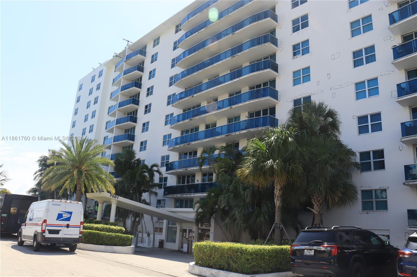 7501 E Treasure Dr 3K