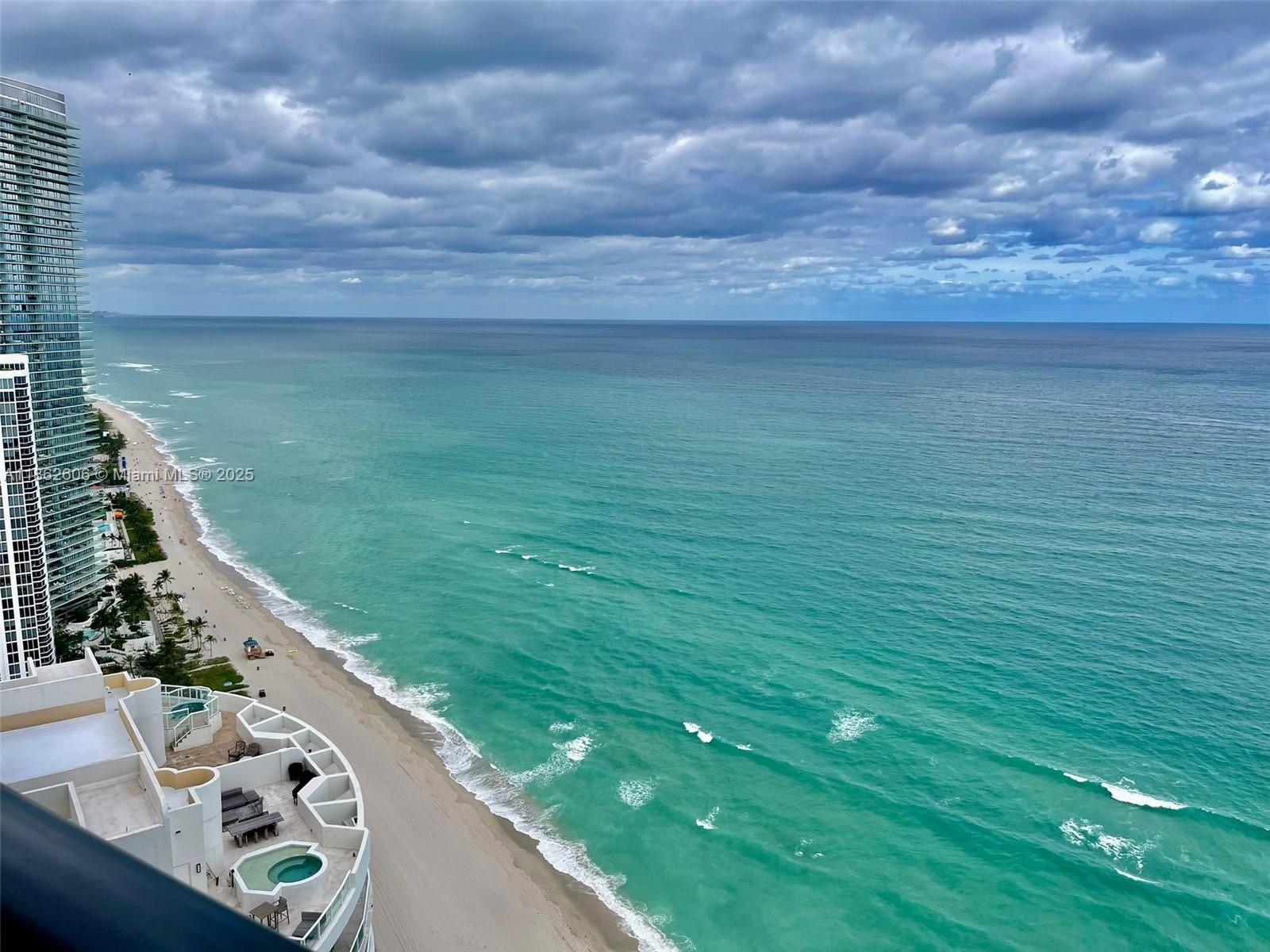 Apartamento para Alugar em Sunny Isles Beach, FL