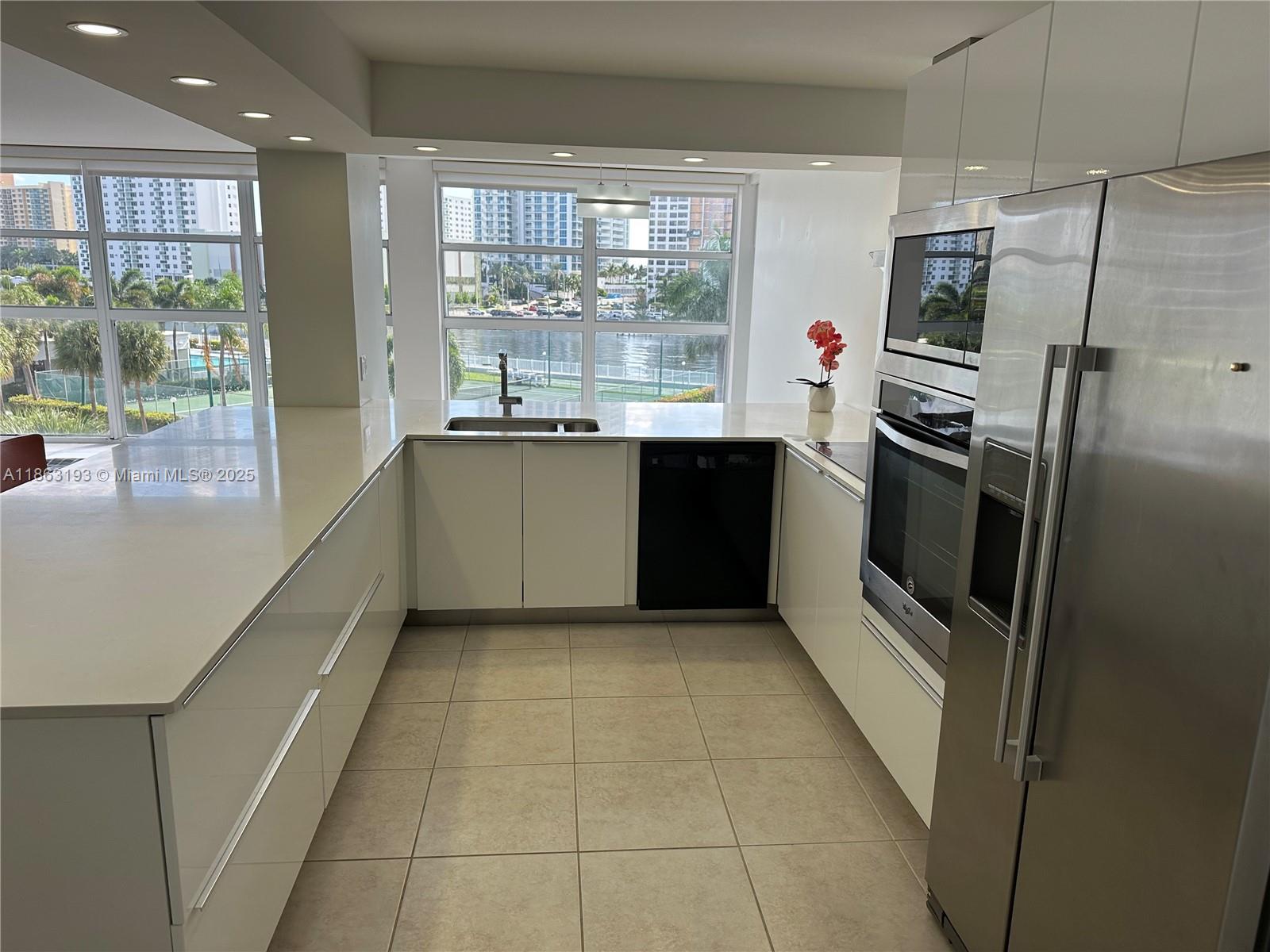 Towers Of Oceanview East