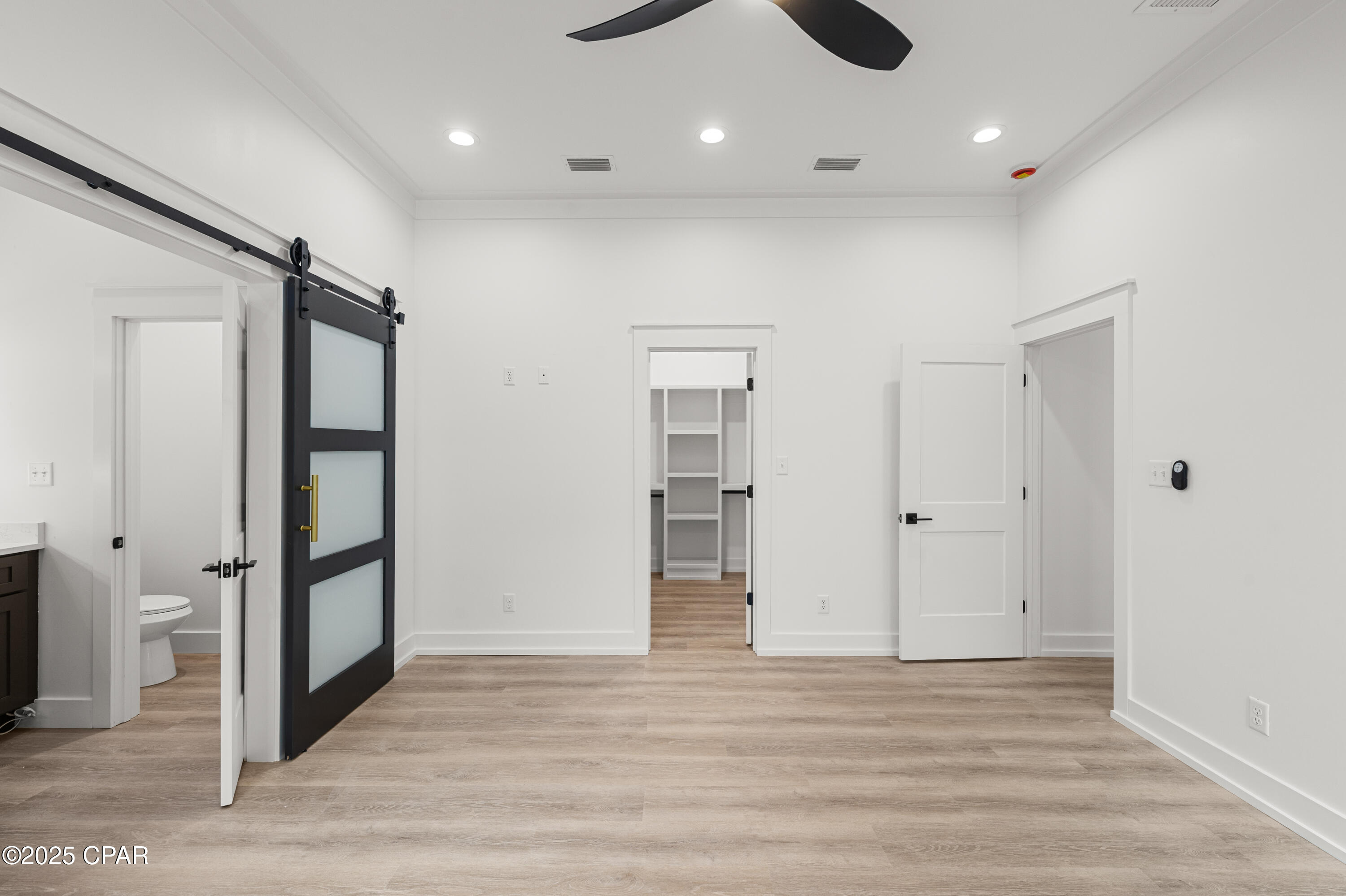 Image 12 For 471 Paradise Boulevard