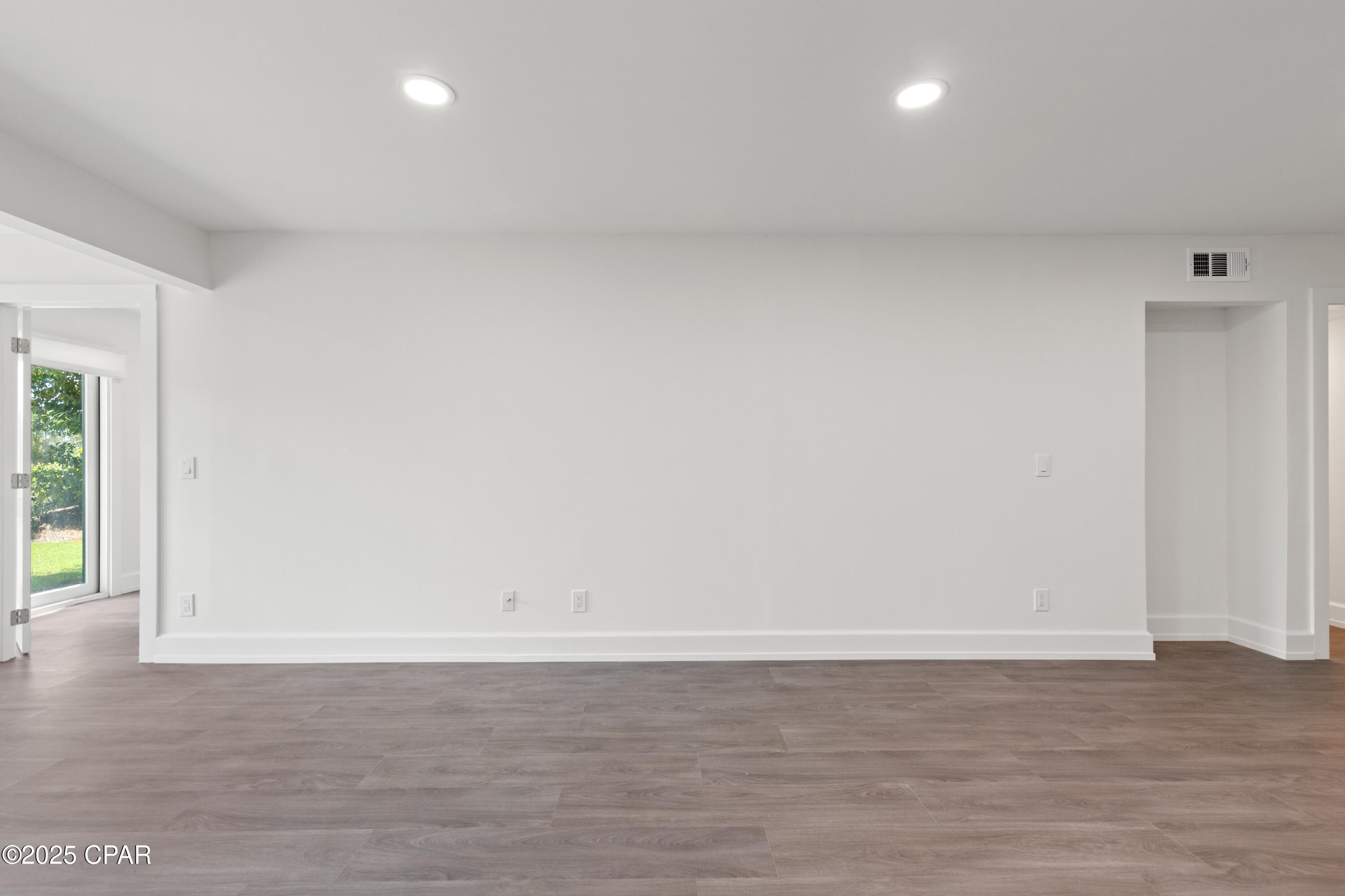 Image 10 For 4725 Bay Point Road 4155