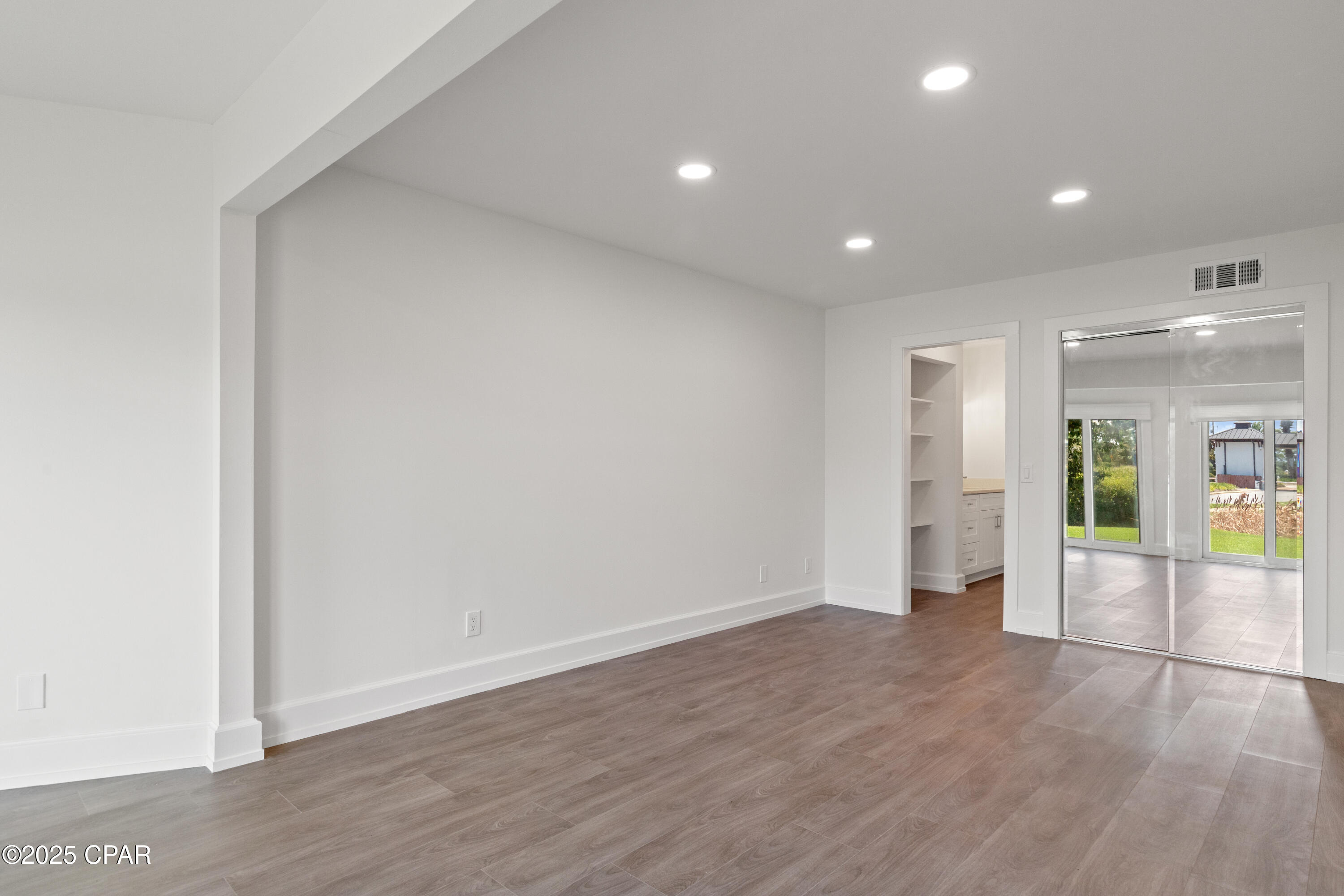 Image 18 For 4725 Bay Point Road 4155