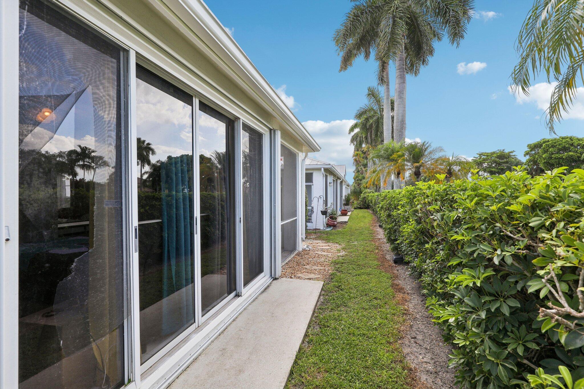 Homes for sale in Wellington, FL | 10709 Pelican Dr Dr, Wellington, FL 33414 | MLS# R11117626