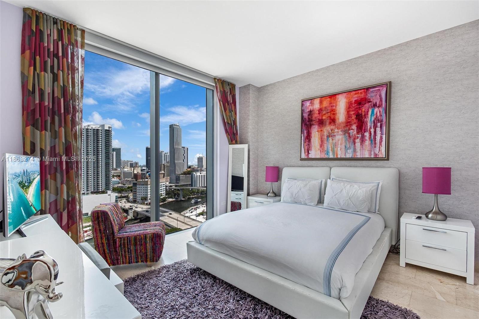 88 SW 7th St #1812, Miami FL 33130
