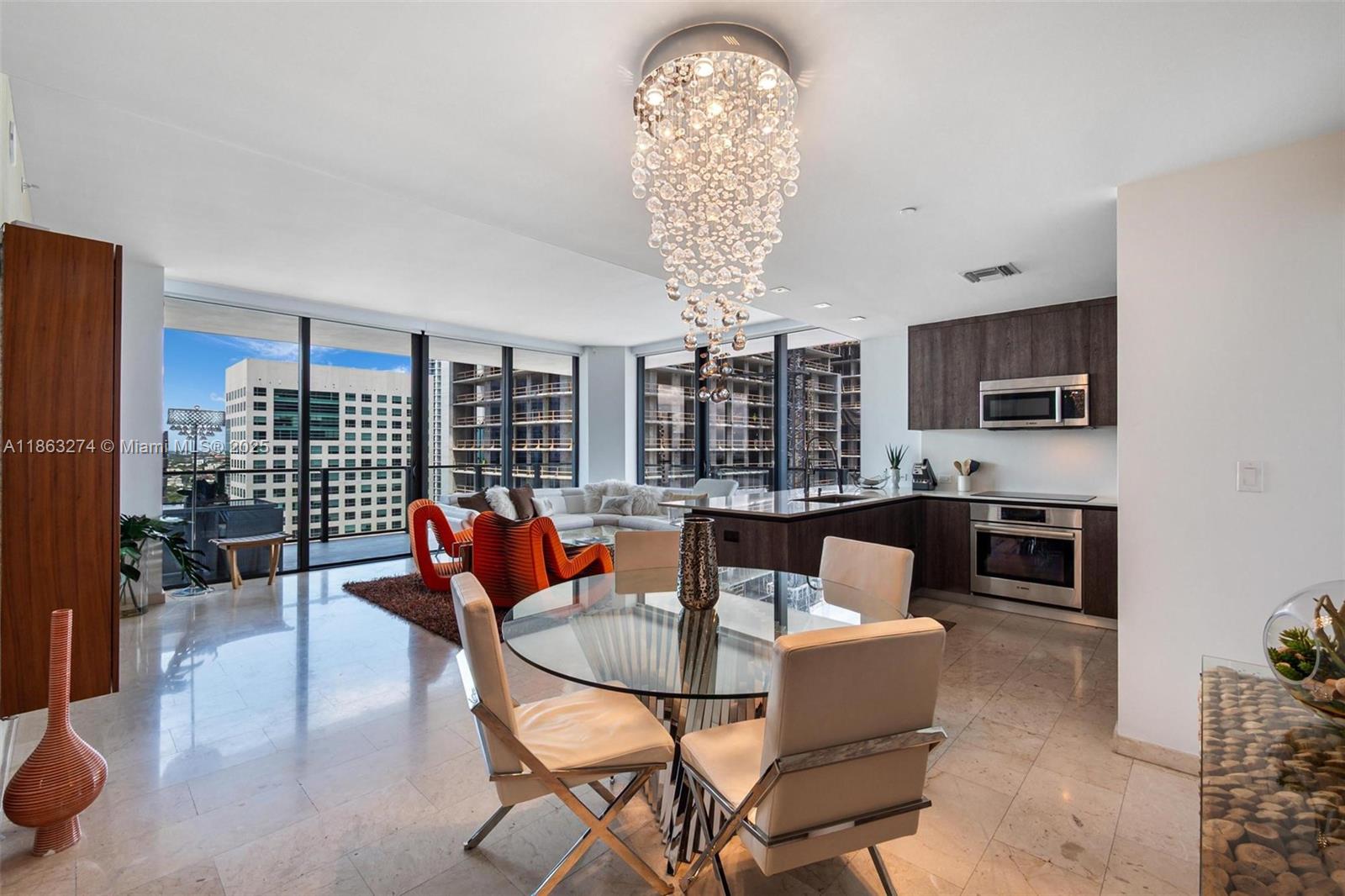 88 SW 7th St #1812, Miami FL 33130
