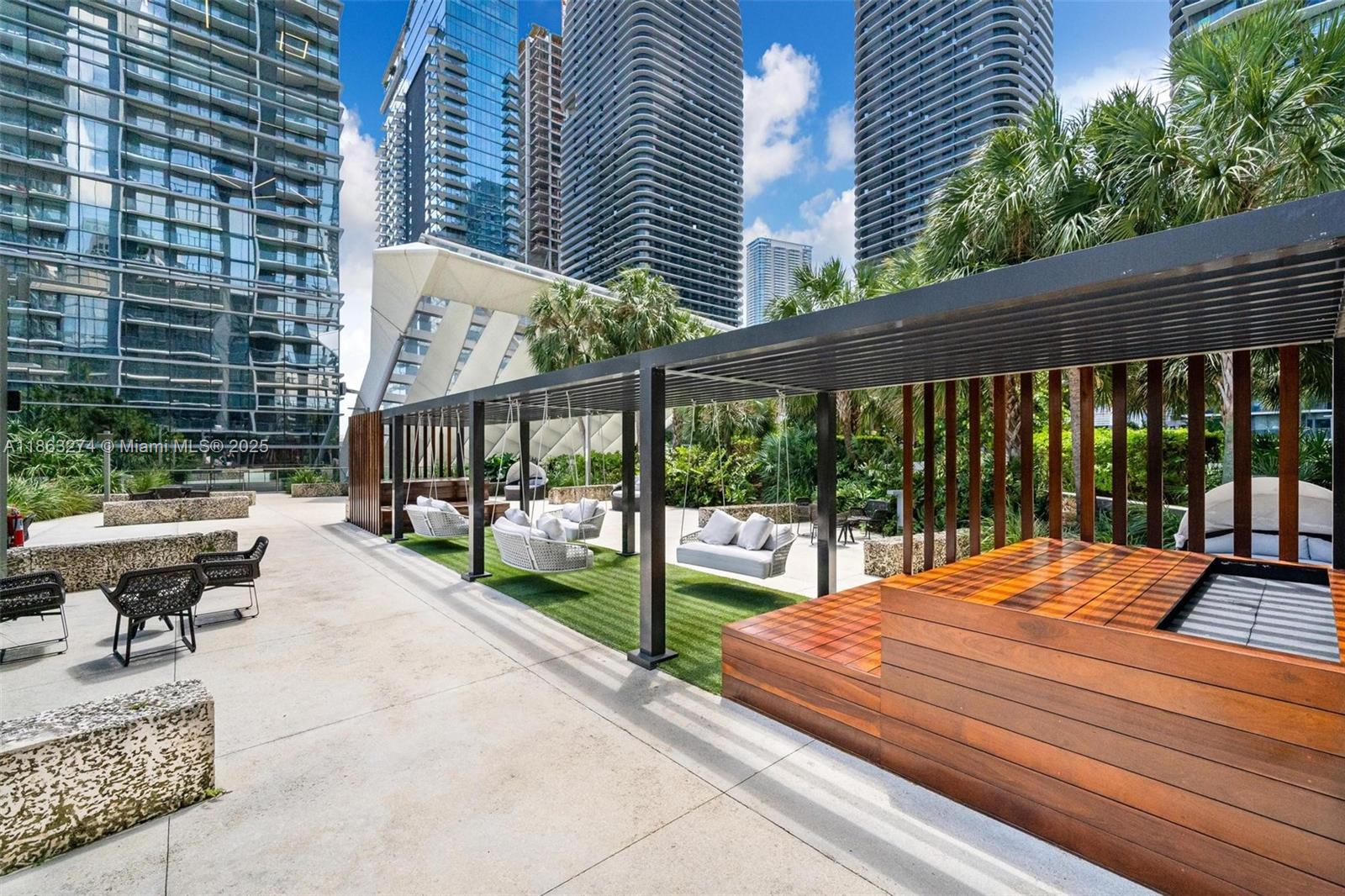 88 SW 7th St #1812, Miami FL 33130