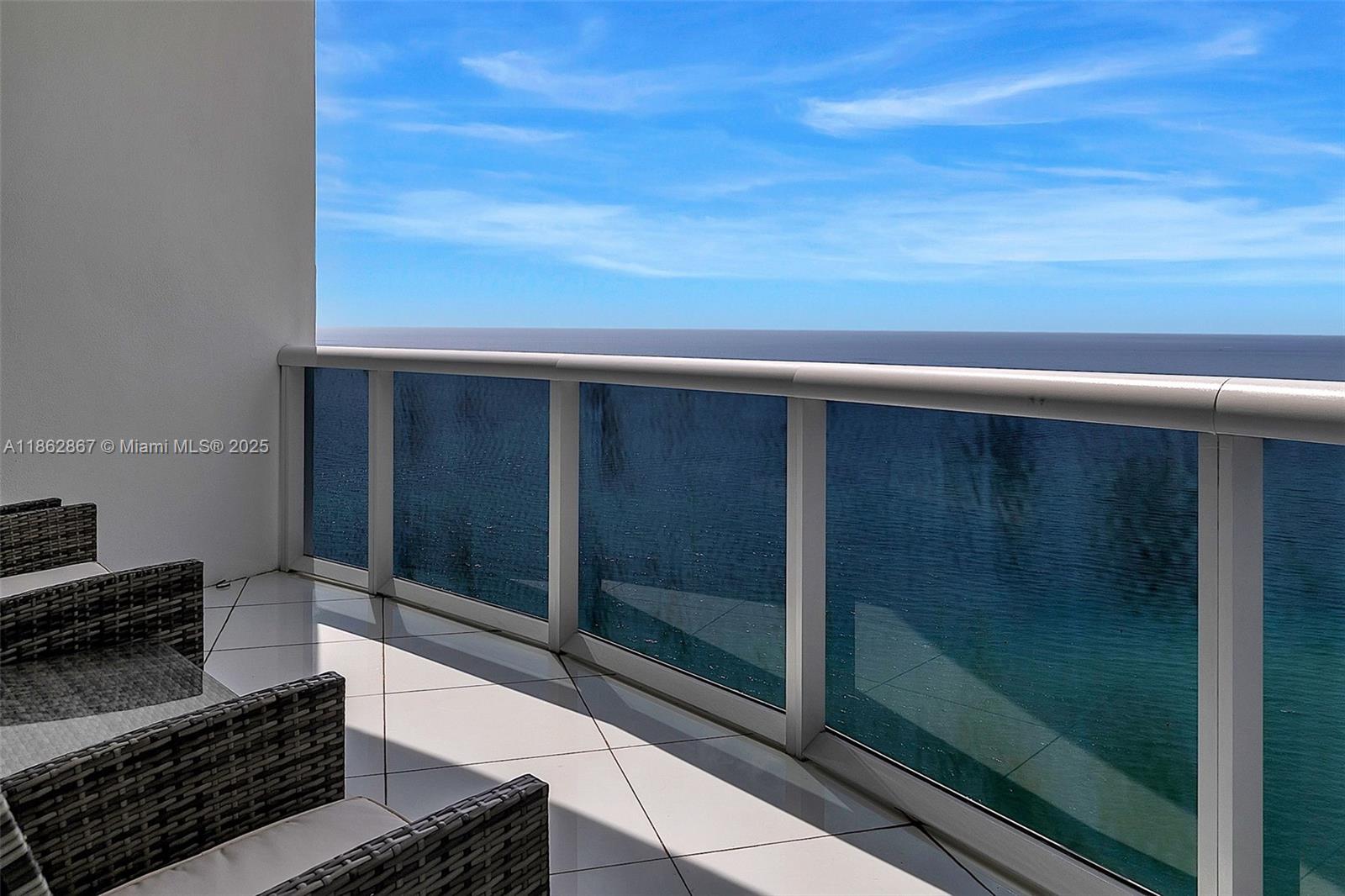 Apartamento à Venda em Sunny Isles Beach, FL