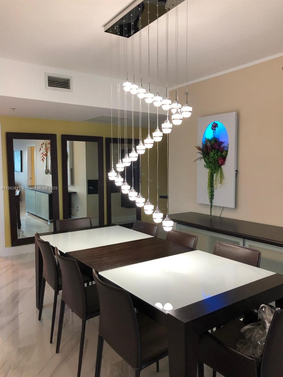325 Biscayne Blvd #25, Miami FL 33131