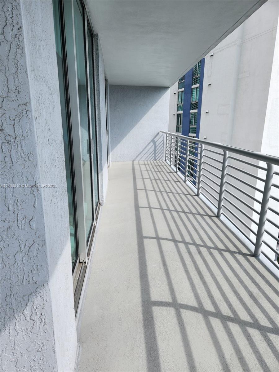 325 Biscayne Blvd #25, Miami FL 33131