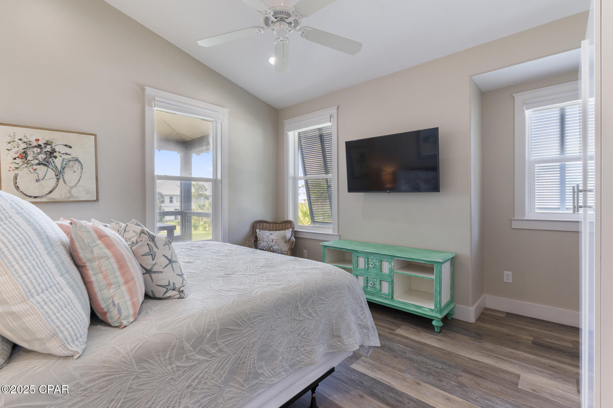 Image 22 For 201 Park Point Circle