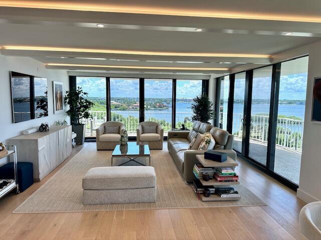 Atriums Of Palm Beach Con