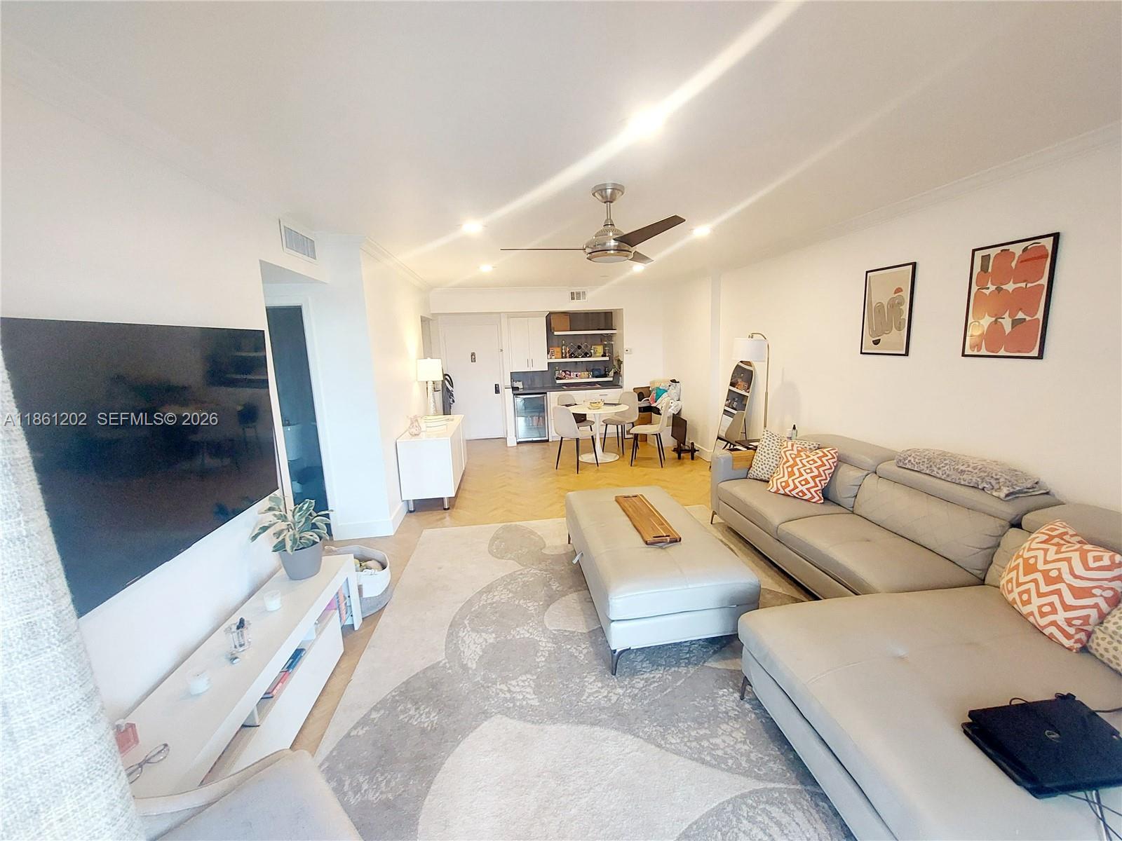 Hillcrest No 21 Condo