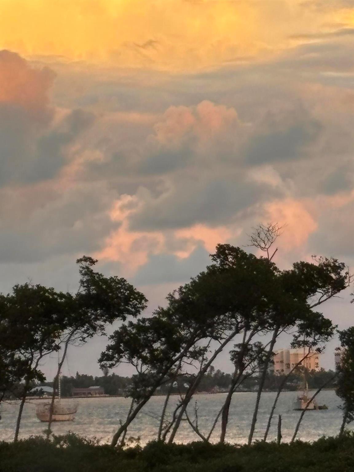 Harbour Isle At Hutchinso