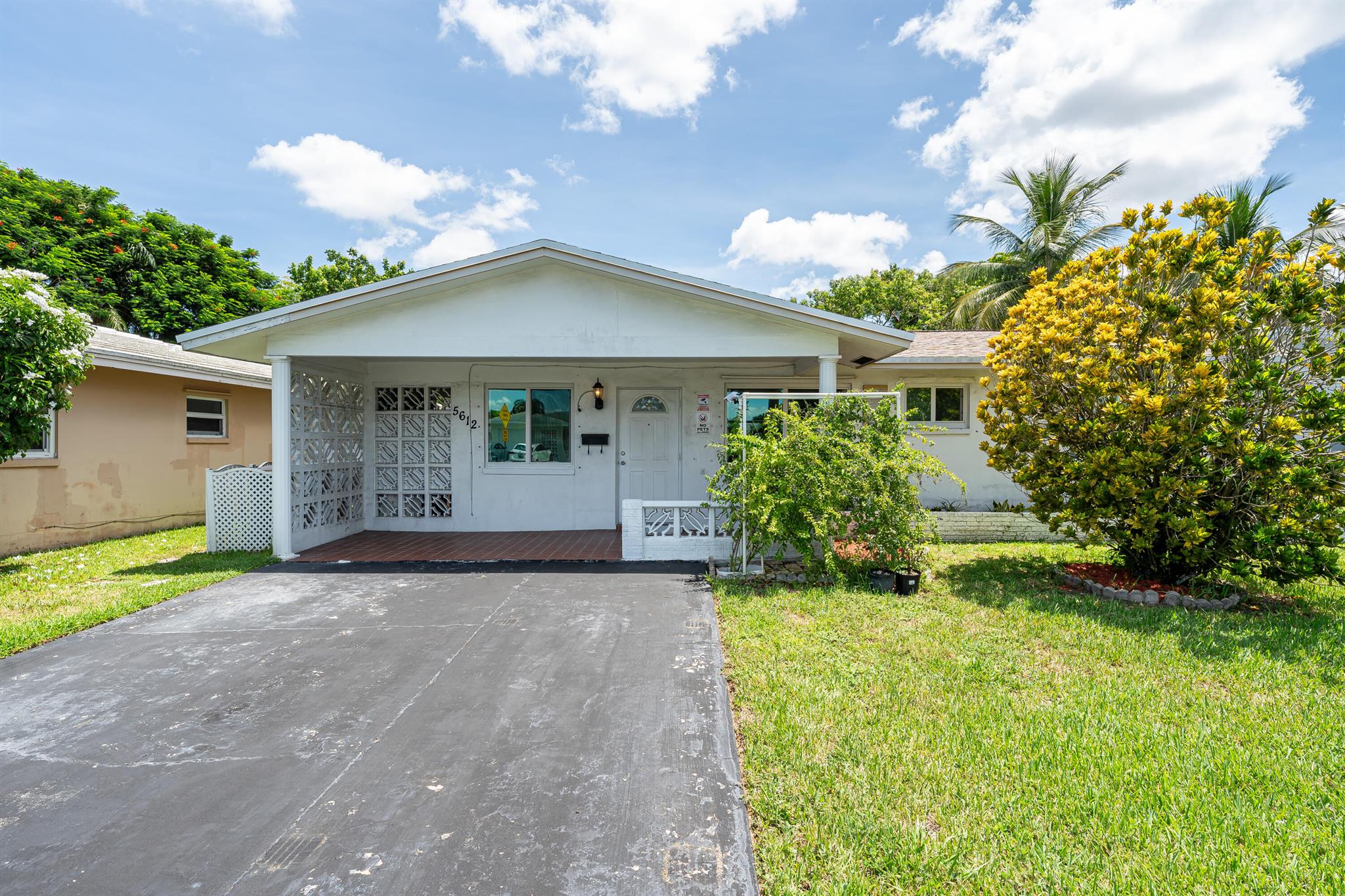 5612 Nw 49th Avenue Tamarac FL 33319 | R11117812