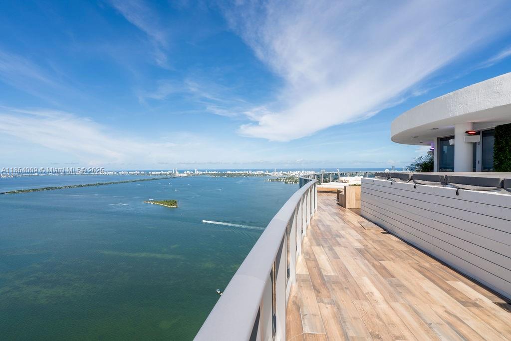 Apartamento para Alugar em Miami, FL