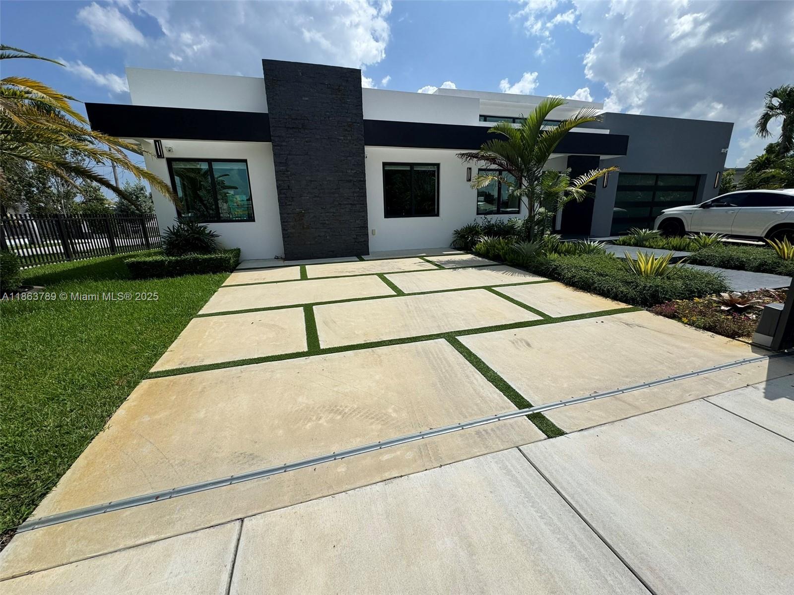 Homes for sale in Miami, FL | 10960 Sw 42nd Ter, Miami, FL 33165 | MLS# A11863789