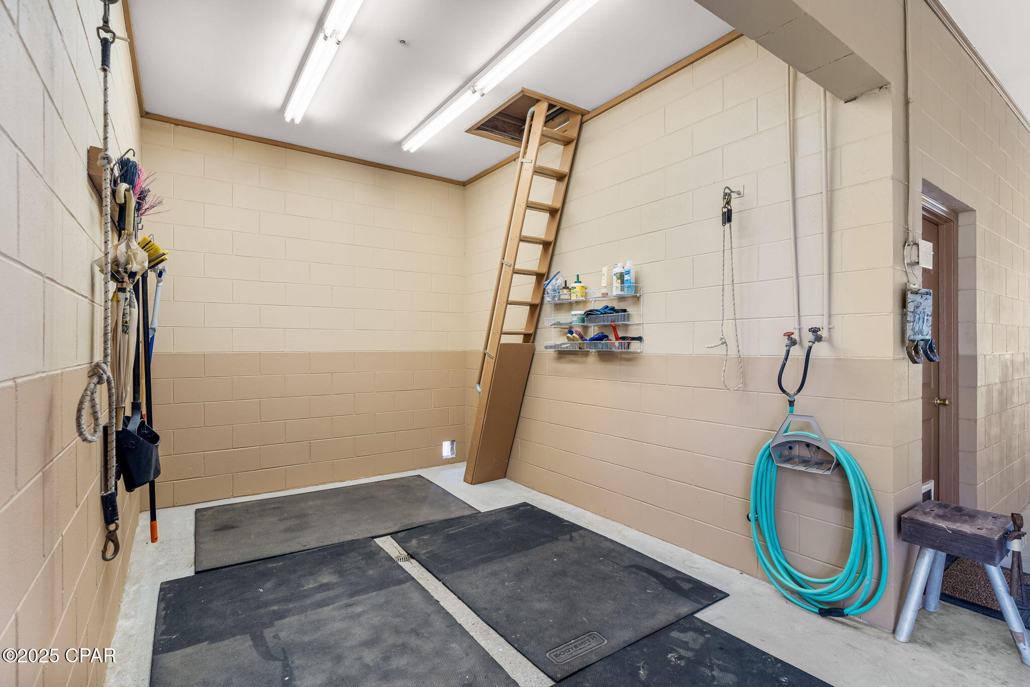 Image 65 For 13935 Blue Springs Road