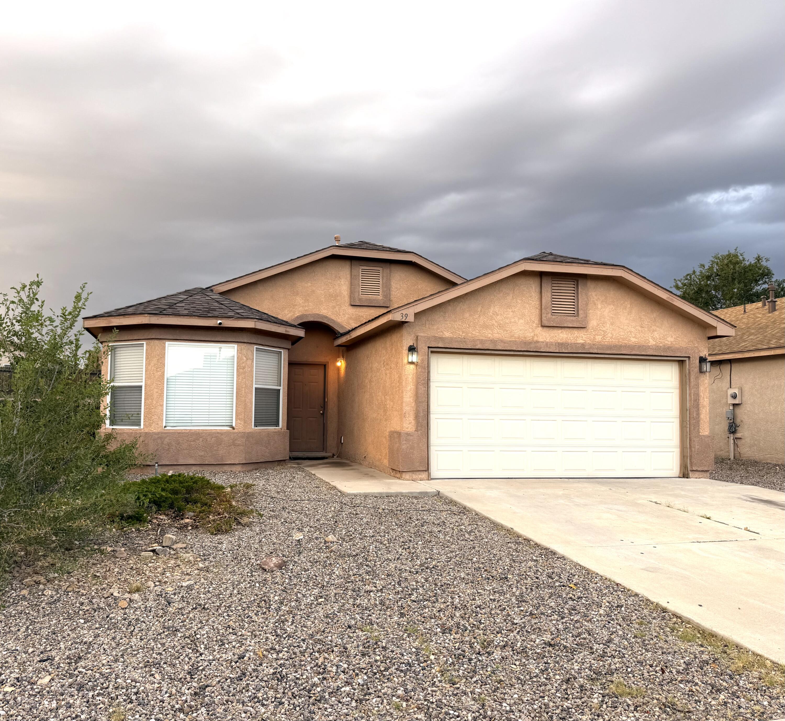 Homes for sale in Los Lunas, NM | 39 Avenida Jardin, Los Lunas, NM 87031 | MLS# 1090241