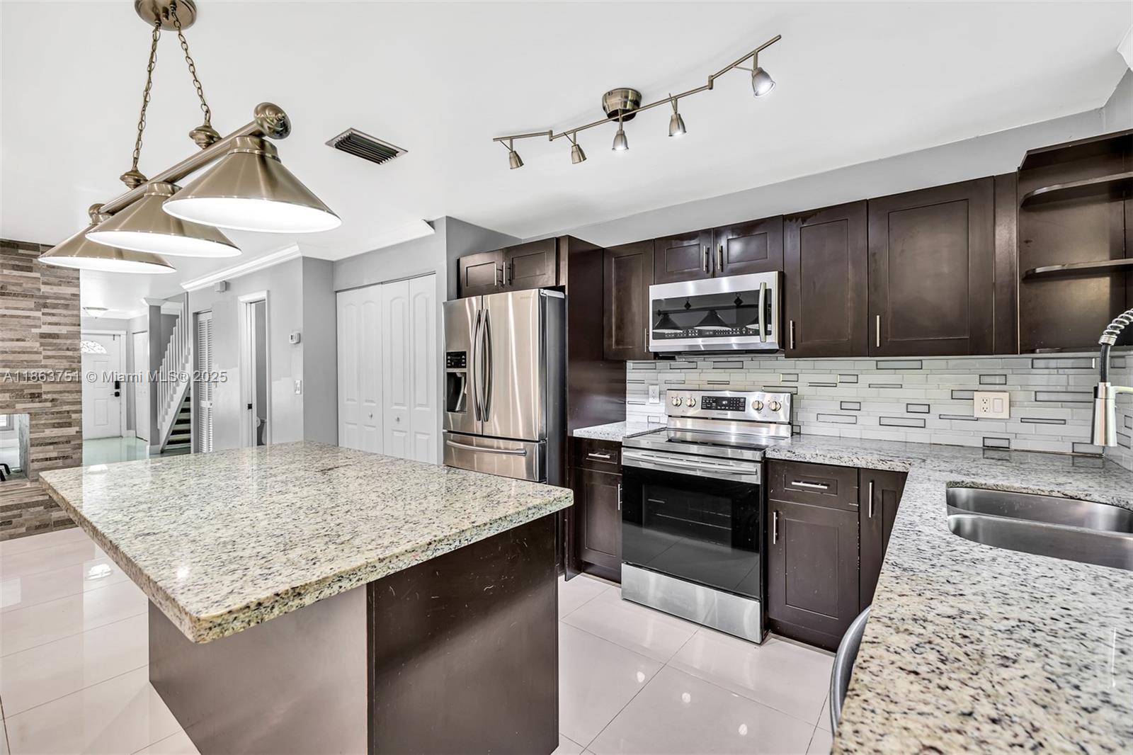 Homes for sale in Coral Springs, FL | 4299 Coral Springs Dr #3A, Coral Springs, FL 33065 | MLS# A11863751