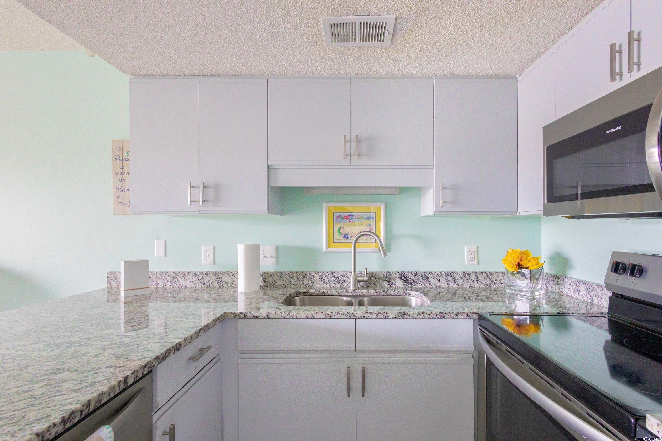 2520592 | Photo 26