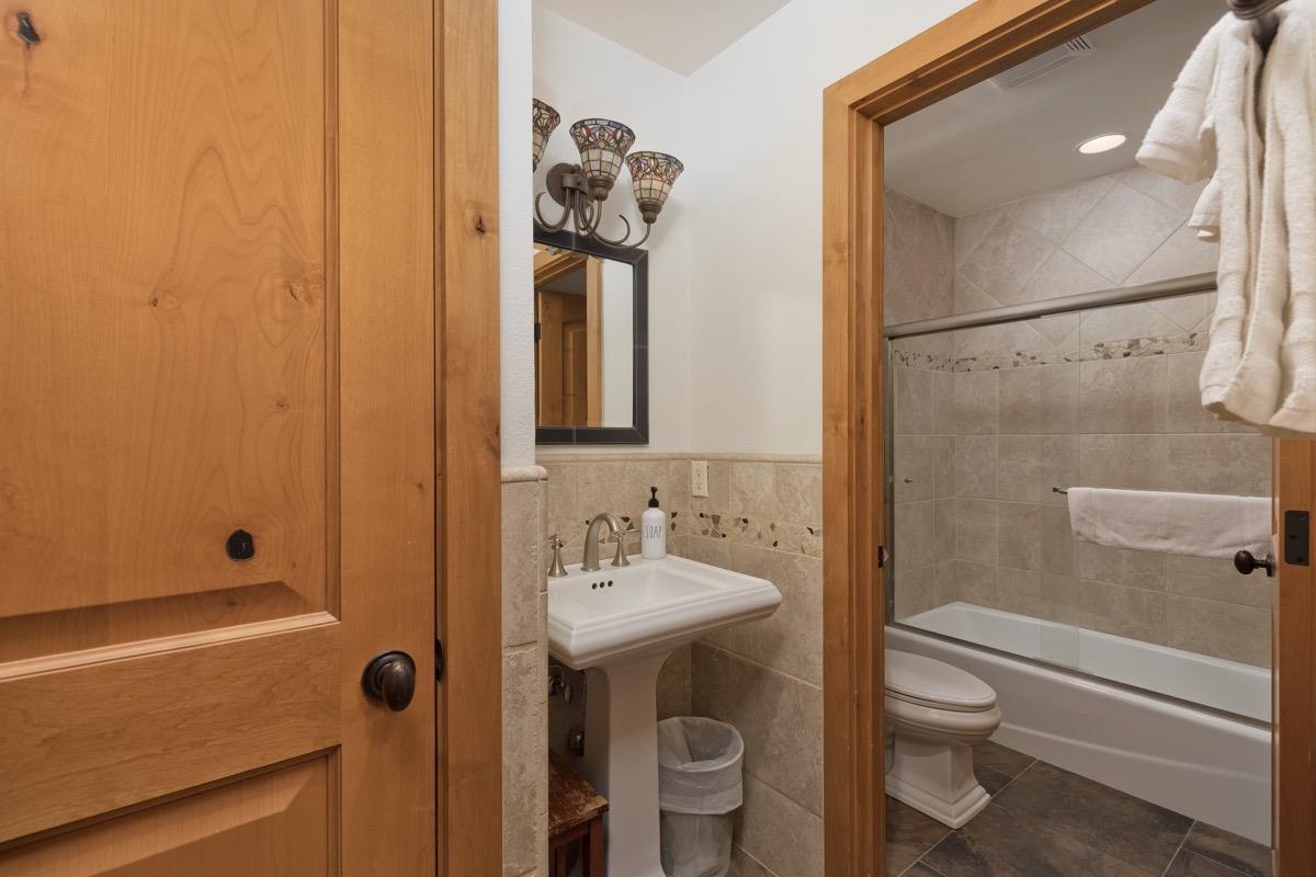 808 Canyon Blvd. #107 107