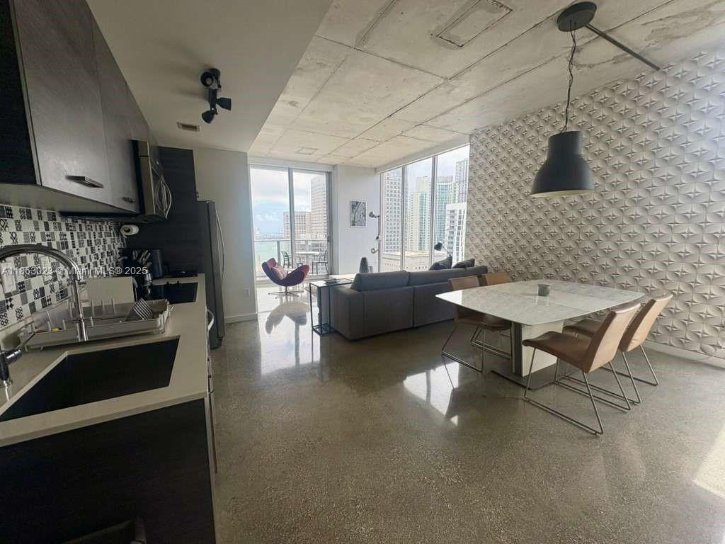 Apartamento à Venda em Miami, FL