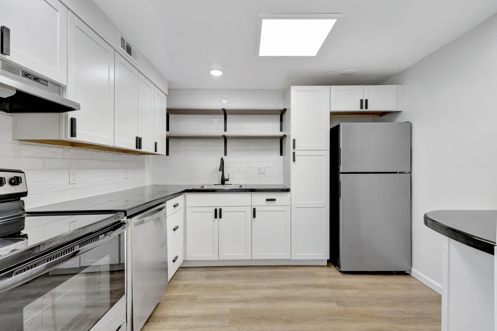 Homes for sale in West Palm Beach, FL | 500 Executive Center Dr #3-J, West Palm Beach, FL 33401 | MLS# R11118032