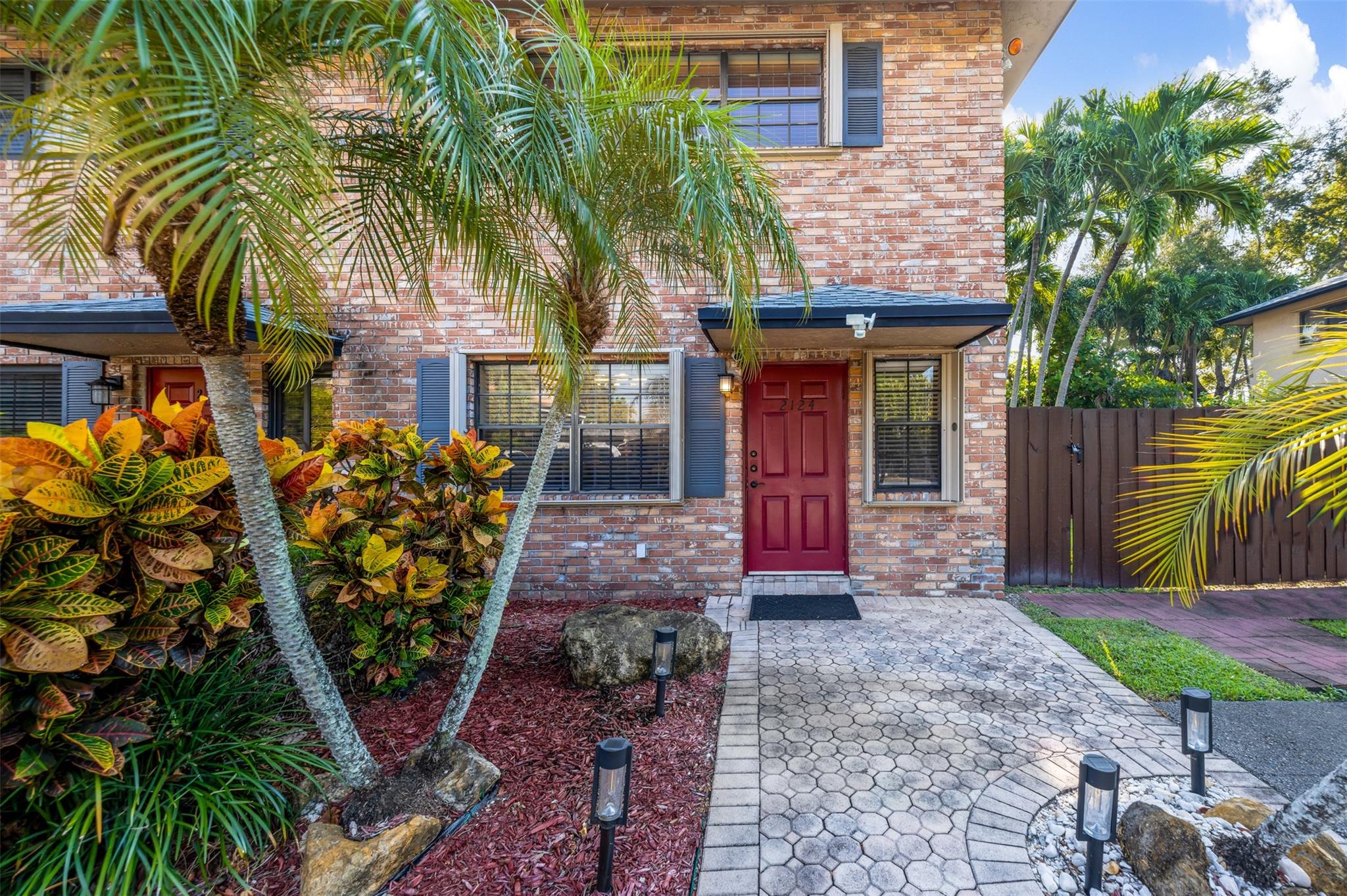 Homes for sale in Wilton Manors, FL | 2124 Ne 9th Ave #2124, Wilton Manors, FL 33305 | MLS# F10520880