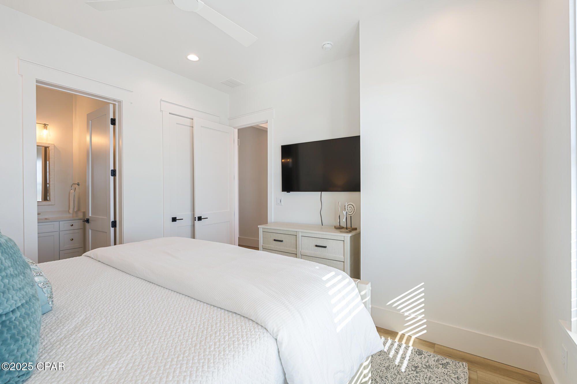 Image 23 For 5944 Gulf Drive