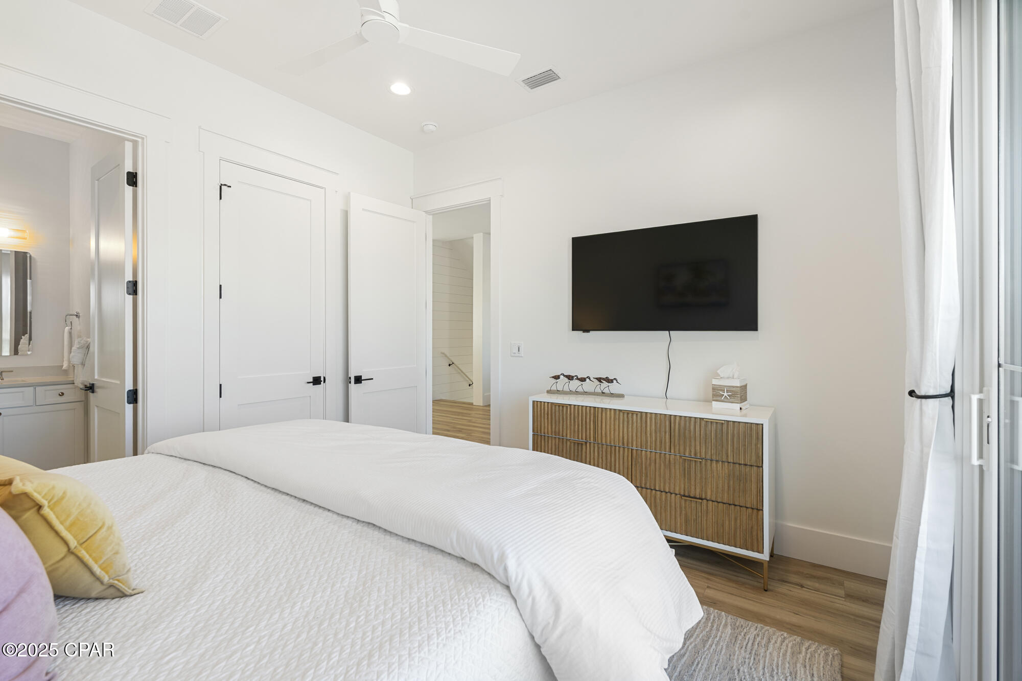 Image 32 For 5944 Gulf Drive