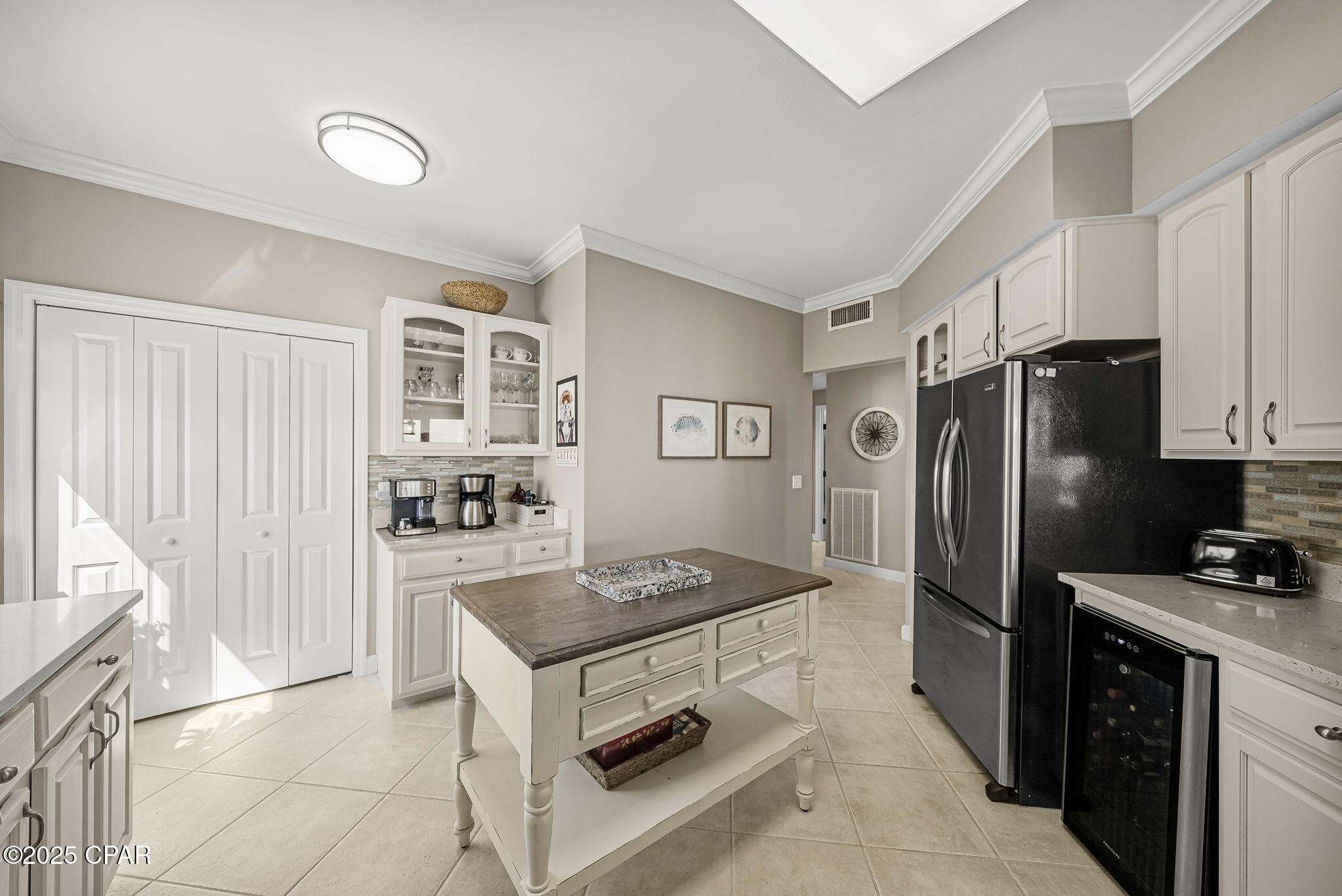 Image 11 For 8601 Surf Drive 14w