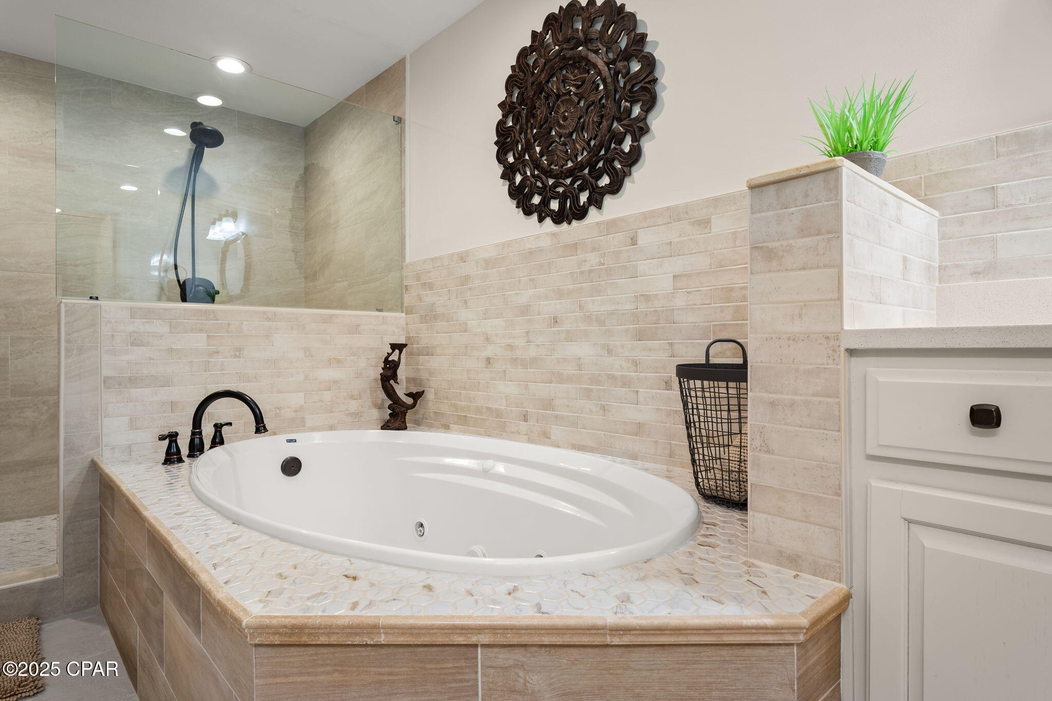 Image 23 For 8601 Surf Drive 14w