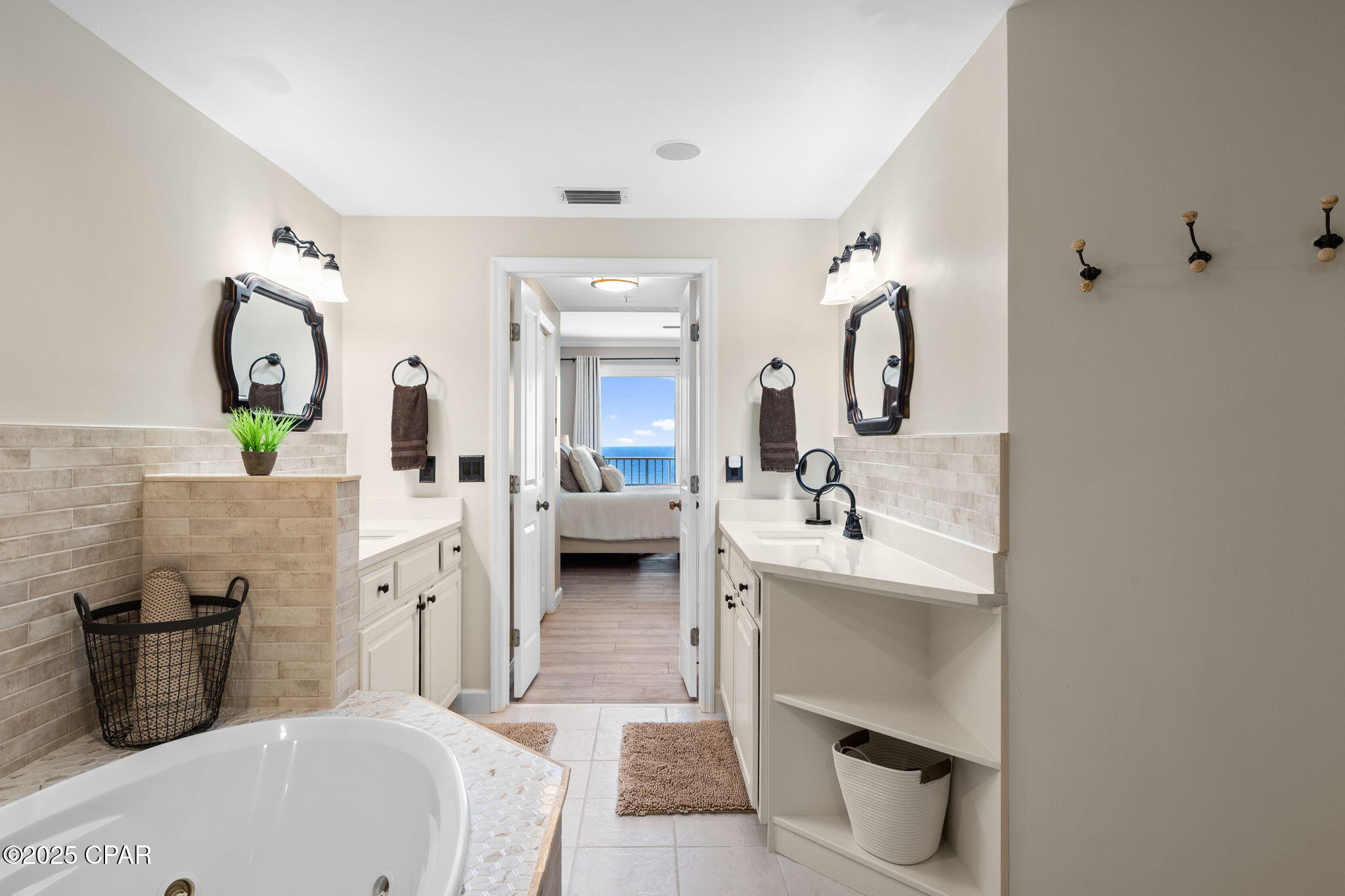 Image 28 For 8601 Surf Drive 14w