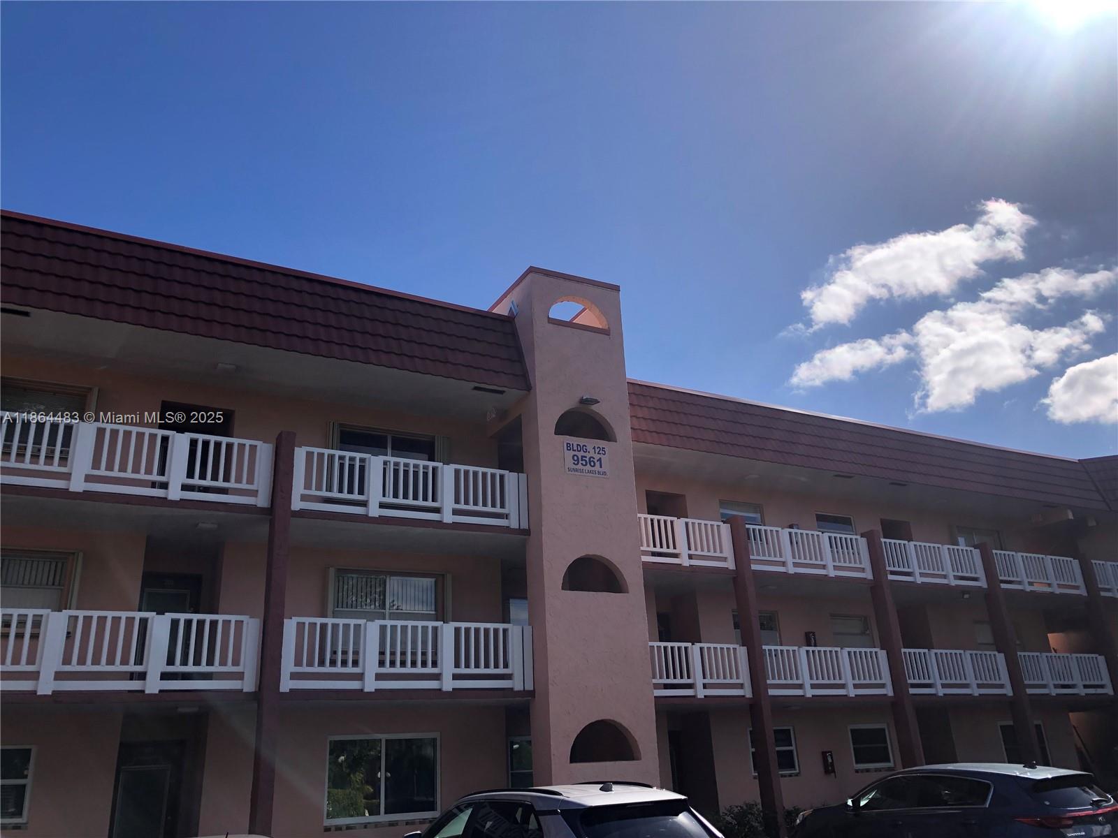 Sunrise Lakes 125 Condo