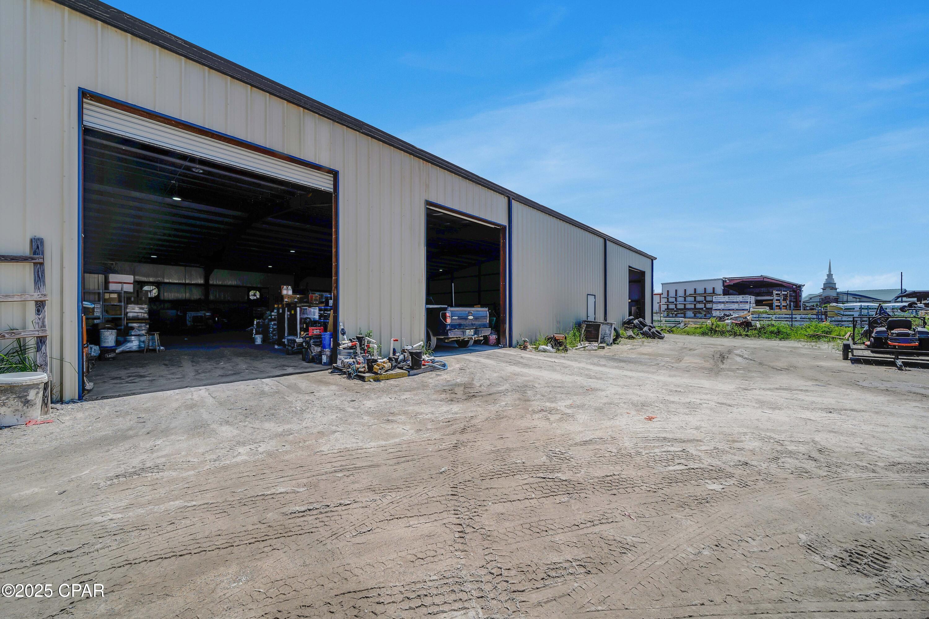 Listing photo id 10 for 17687 Ashley Drive