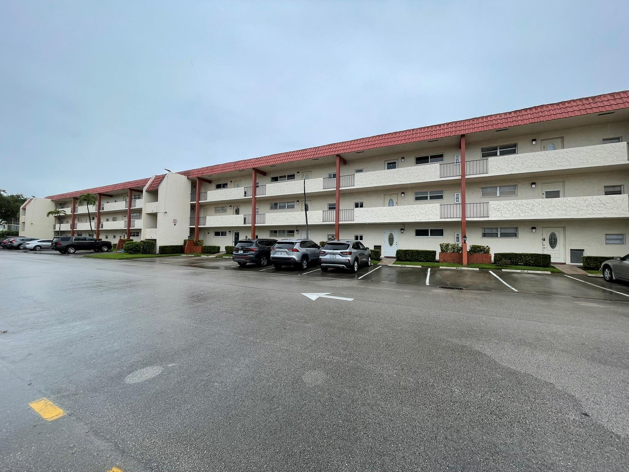 Homes for sale in Pembroke Pines, FL | 361 S Hollybrook Dr #103, Pembroke Pines, FL 33025 | MLS# F10523155