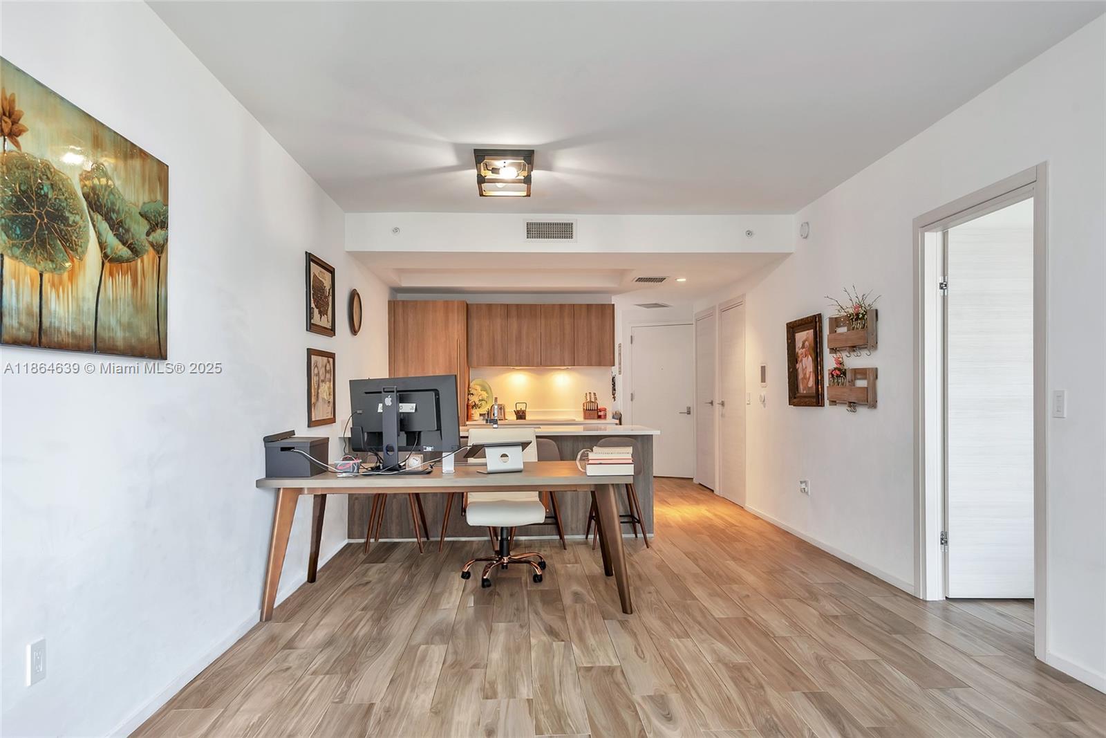 801 S Miami Ave #1708, Miami FL 33130