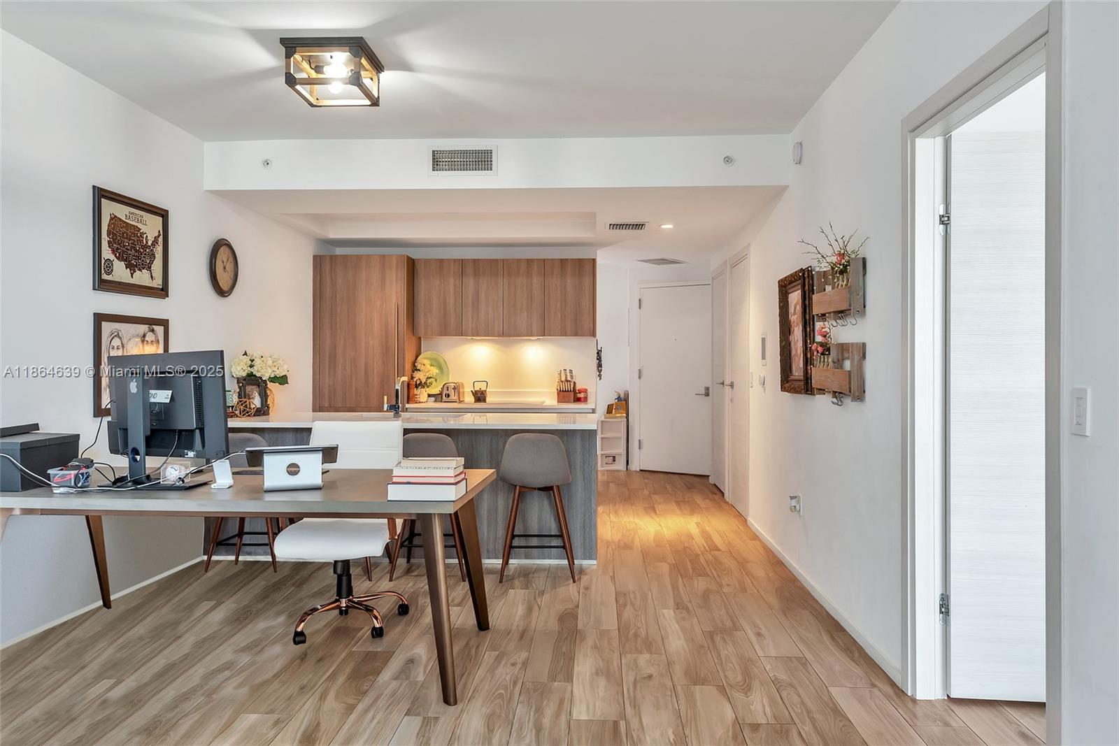 801 S Miami Ave #1708, Miami FL 33130