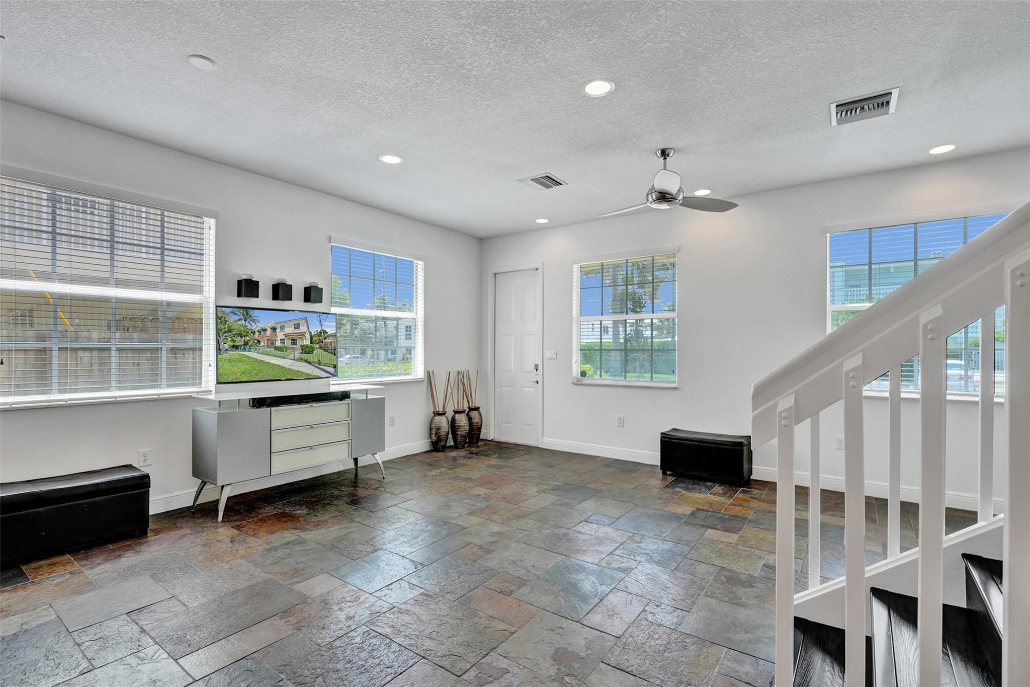 Homes for sale in Pompano Beach, FL | 816 S Riverside Dr #816, Pompano Beach, FL 33062 | MLS# F10523176