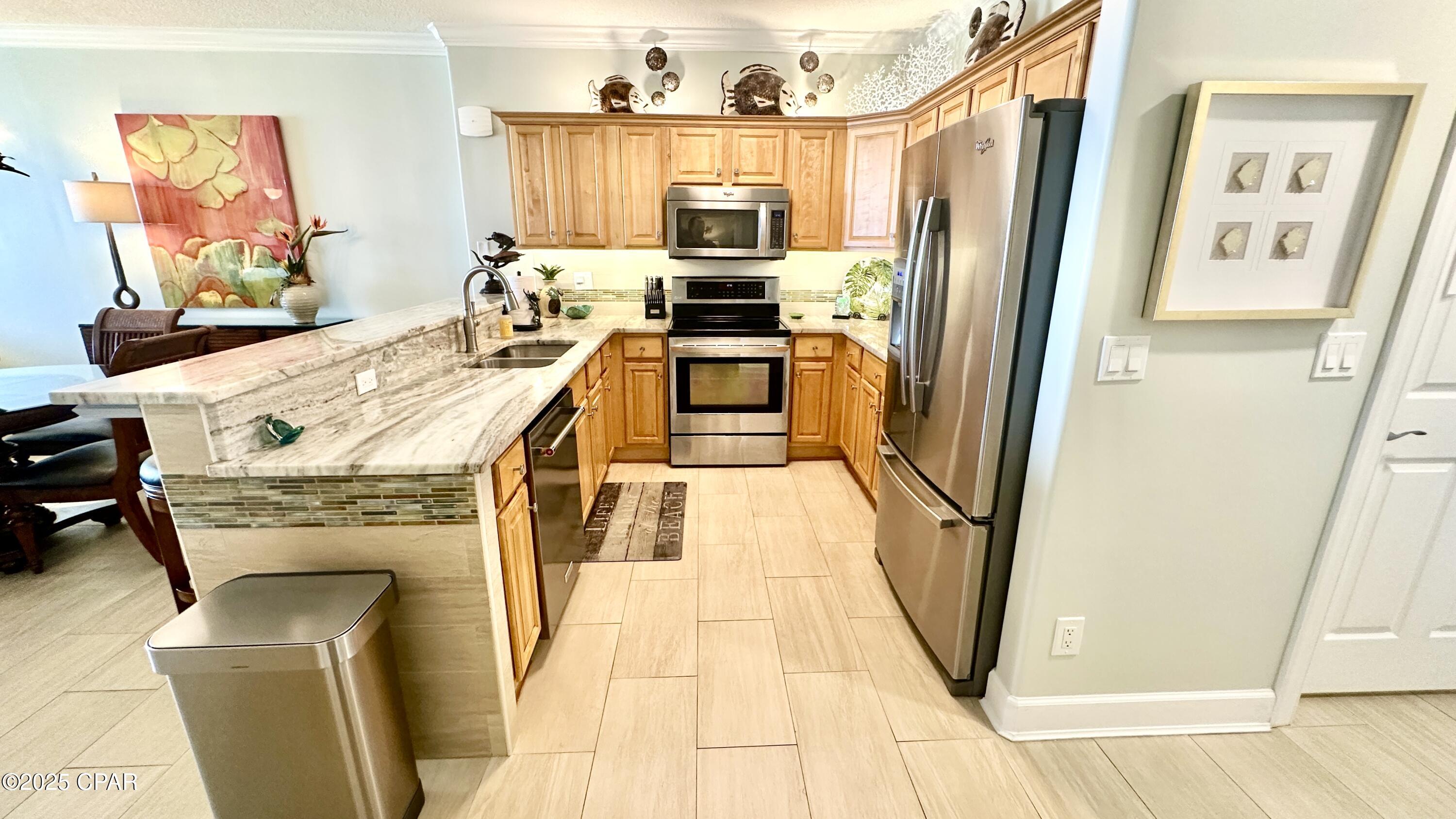 Image 18 For 17643 Front Beach Road 2003